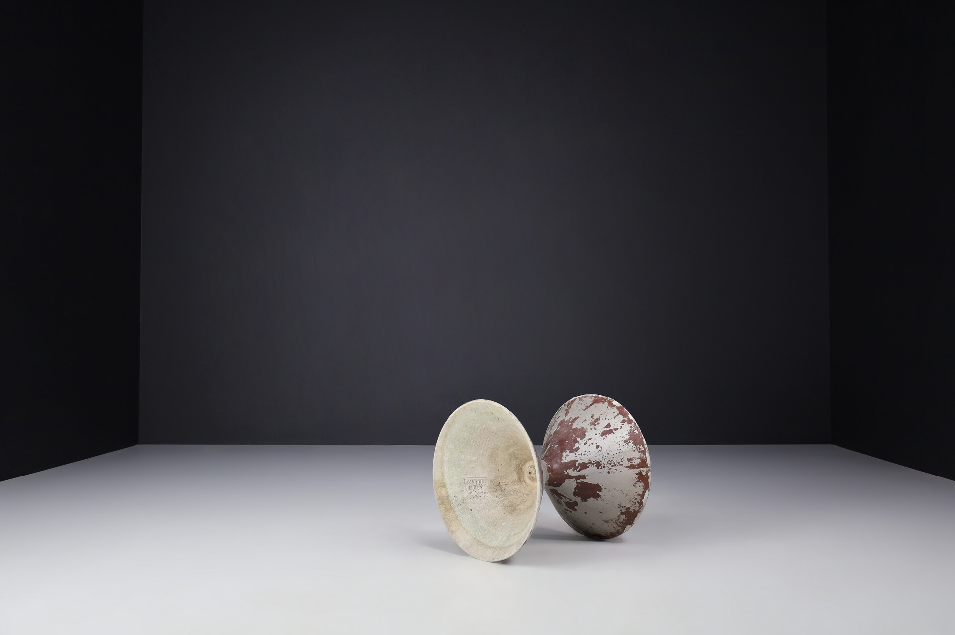 Mid century modern Willy Guhl Concrete Diablo Planter, Switzerland 1960s Mid-20th century