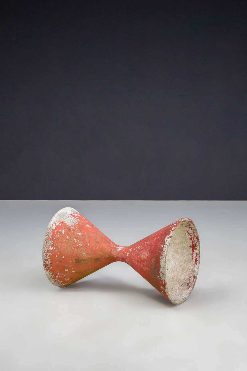 Mid century modern Willy Guhl Concrete Diablo Planter, Switzerland 1960s Mid-20th century