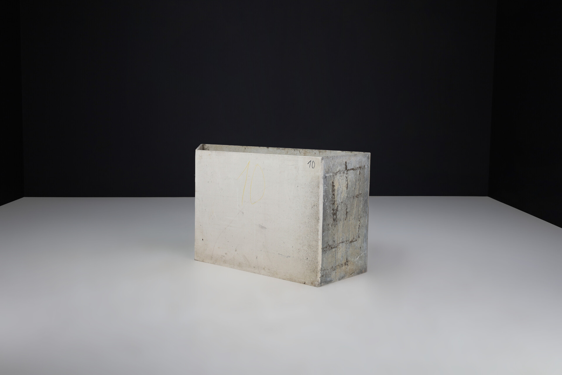 Mid century modern Willy Guhl Concrete Planter, Switzerland 1960s Mid-20th century