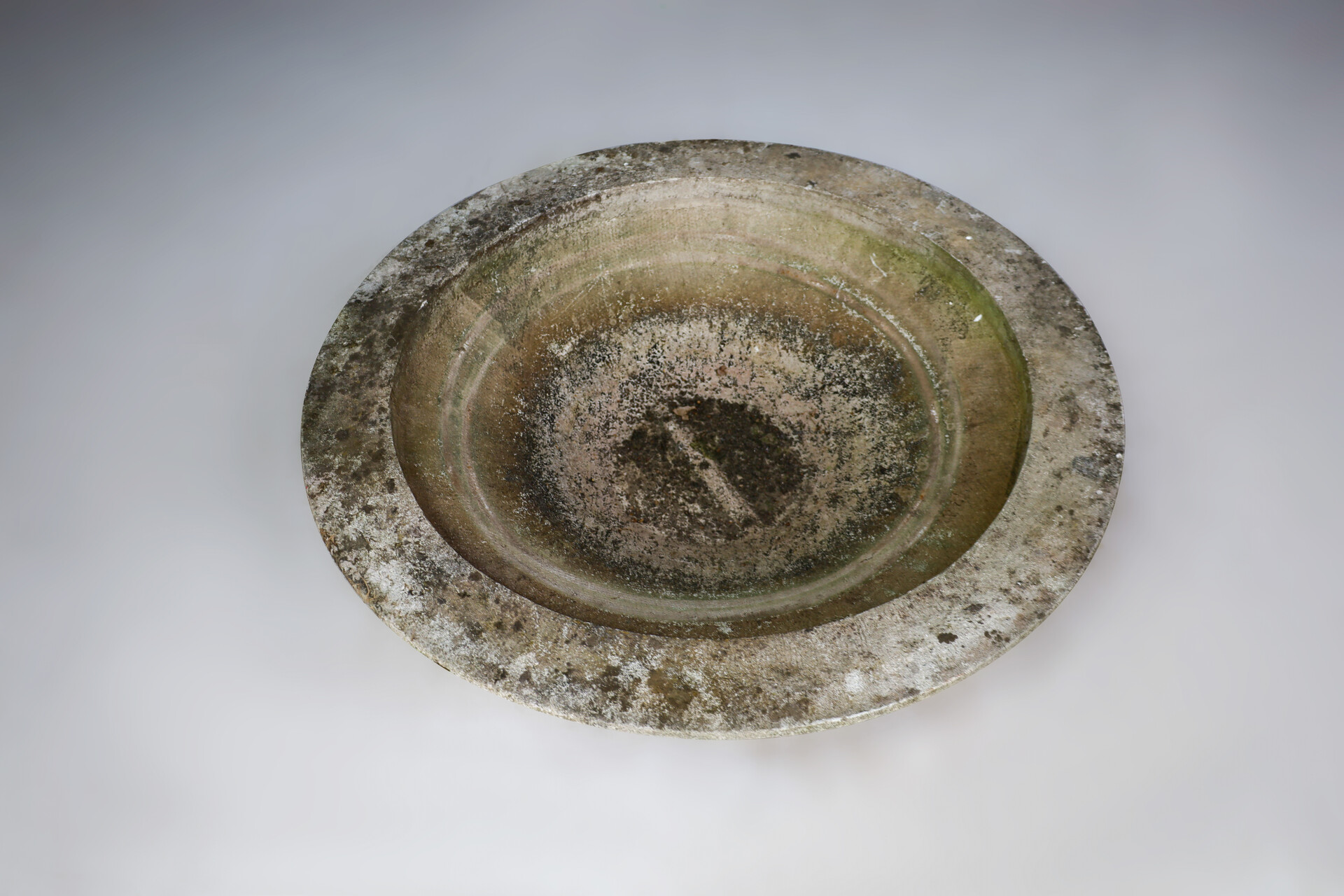 Mid century modern Willy Guhl Concrete round Planter, Switzerland 1960s Mid-20th century