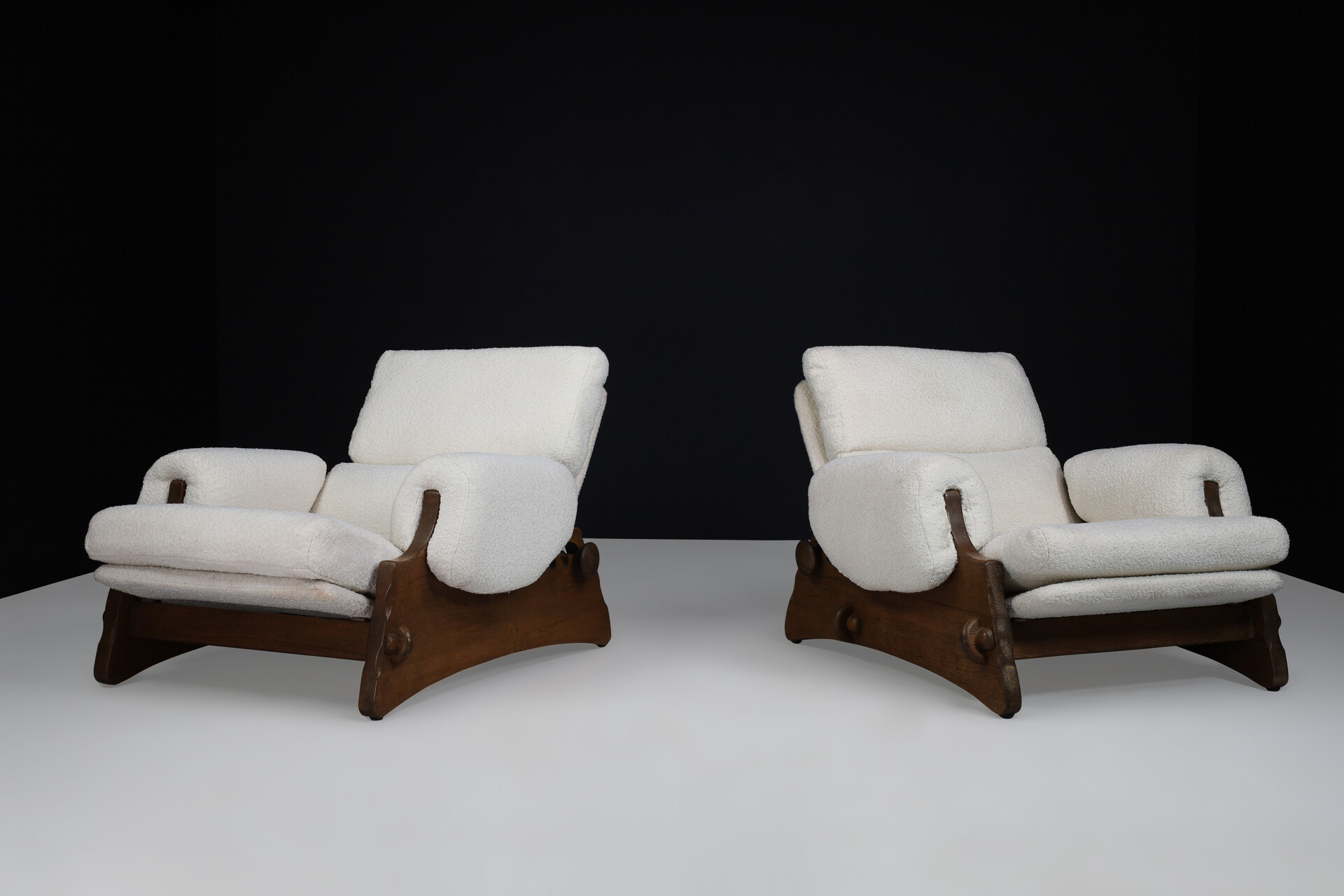 Mid century modern XL Brutalist Lounge chairs in Oak and Bouclé , Spain 1960s Mid-20th century