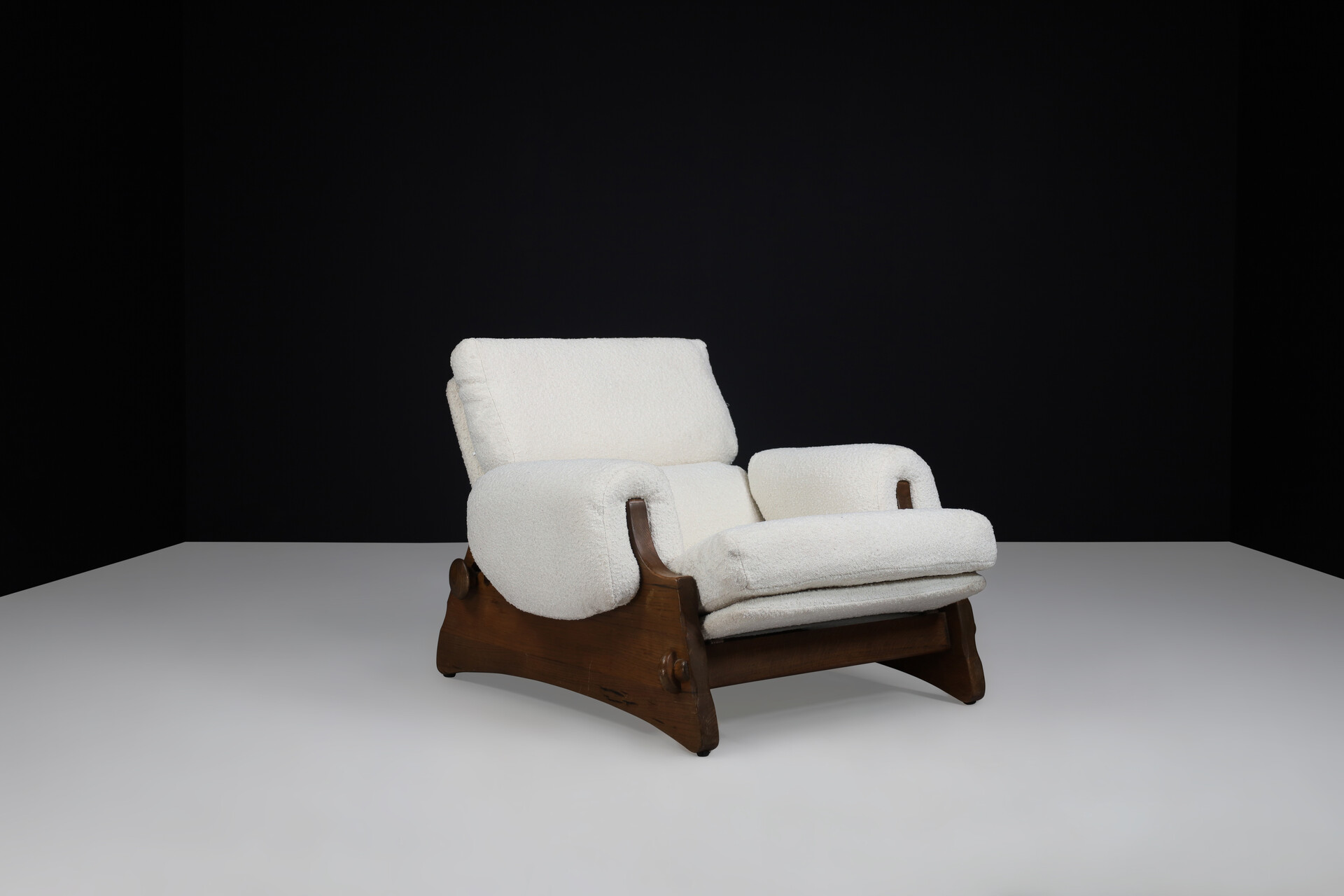 Mid century modern XL Brutalist Lounge chairs in Oak and Bouclé , Spain 1960s Mid-20th century