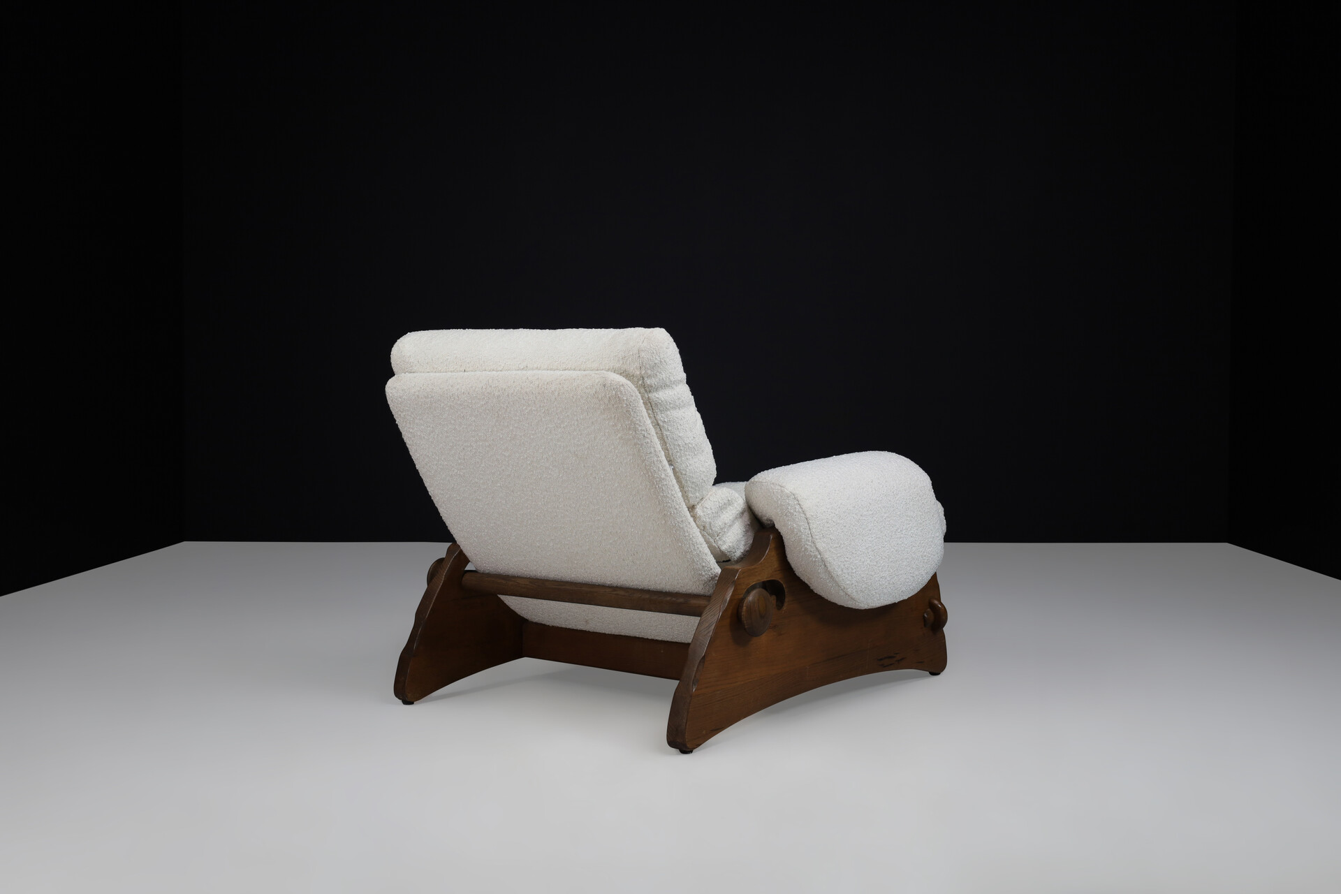 Mid century modern XL Brutalist Lounge chairs in Oak and Bouclé , Spain 1960s Mid-20th century