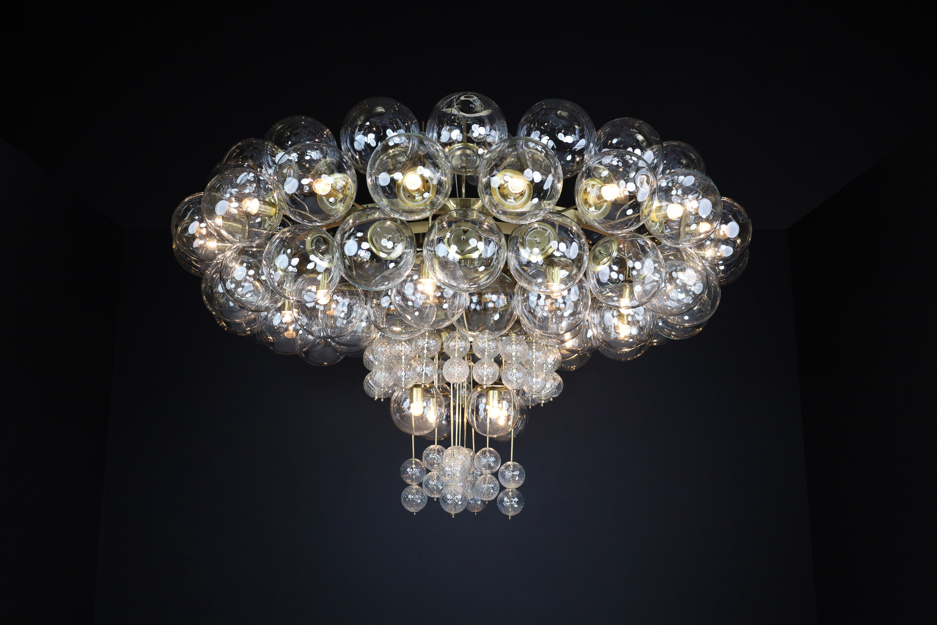 Mid century modern XXL hotel chandelier with brass fixture and hand-blowed glass globes by Preciosa, Czechia 1960s Mid-20th century
