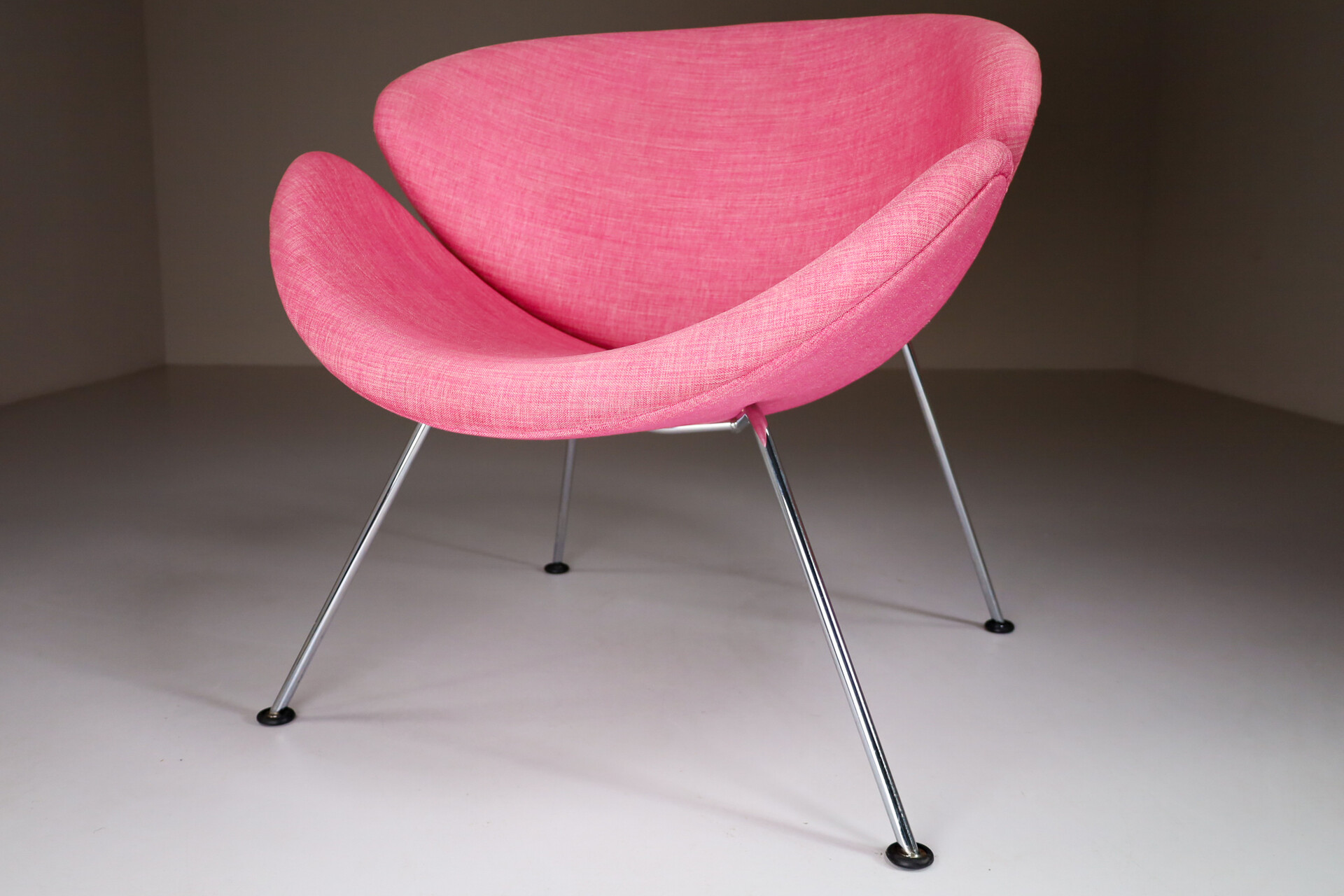 Mid Century Orange Slice Chair by Pierre Paulin for Artifort. The Netherlands Late-20th century