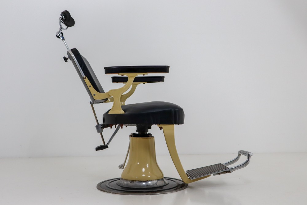 Midcentury Full, Functional Barber, Dentist Chair from the 1930s, France