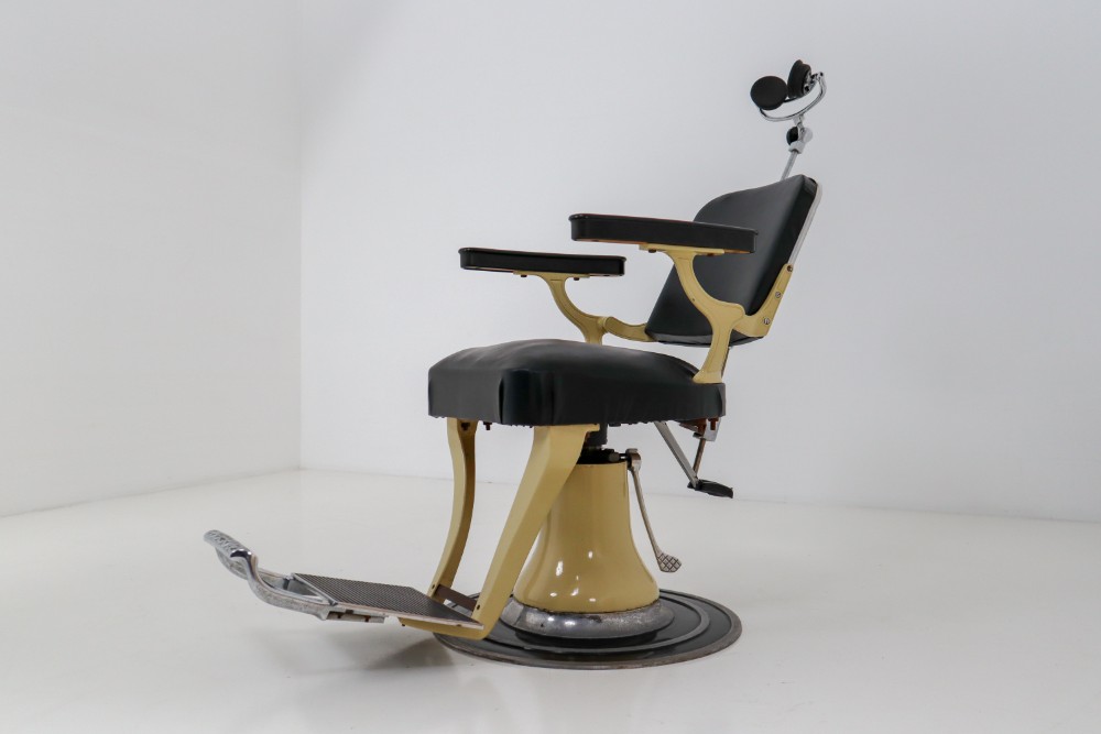 Midcentury Full, Functional Barber, Dentist Chair from the 1930s, France