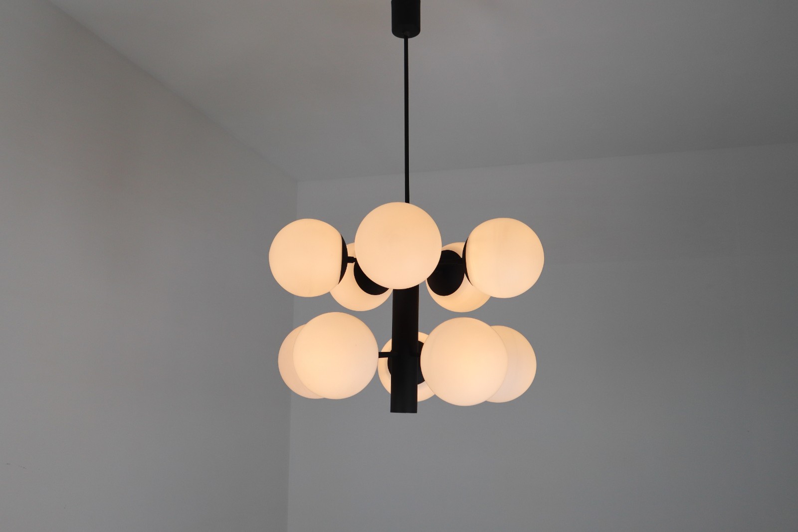 Midcentury Molecular Structure Chandeliers with Ten Handblown Opal Glass Globes Mid-20th century