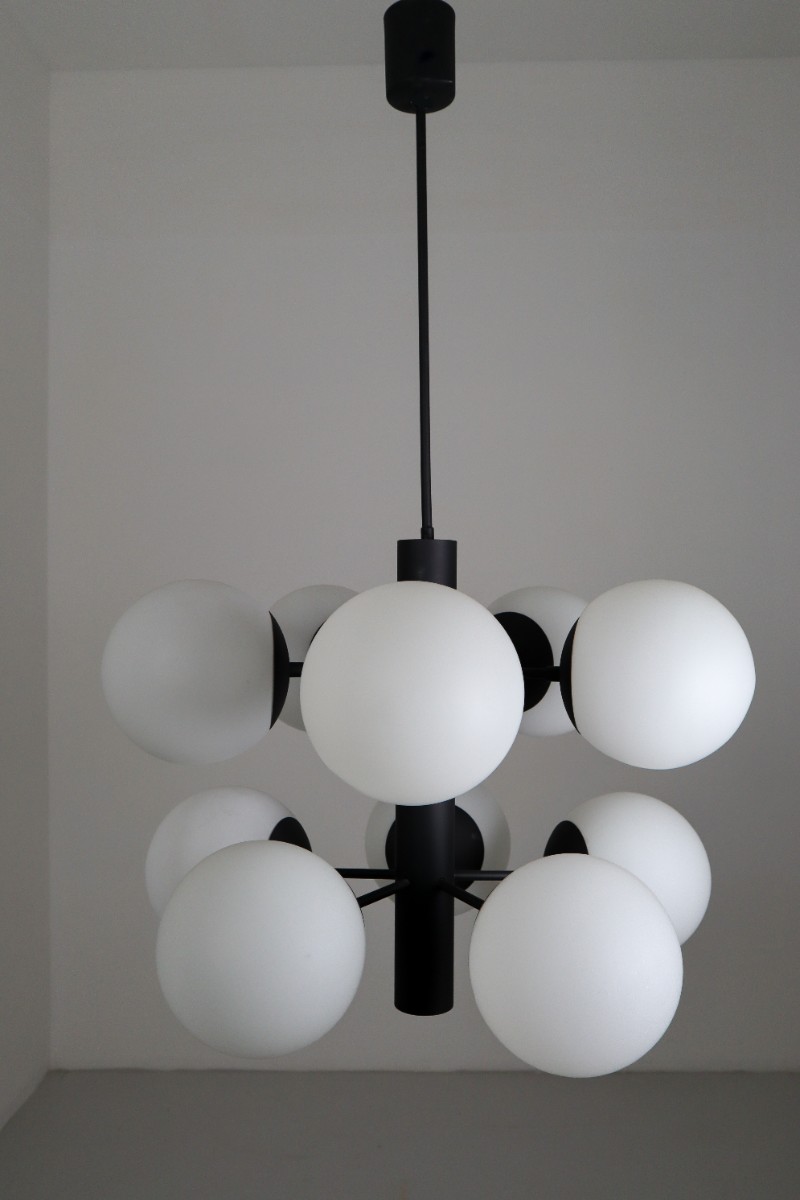 Midcentury Molecular Structure Chandeliers with Ten Handblown Opal Glass Globes Mid-20th century
