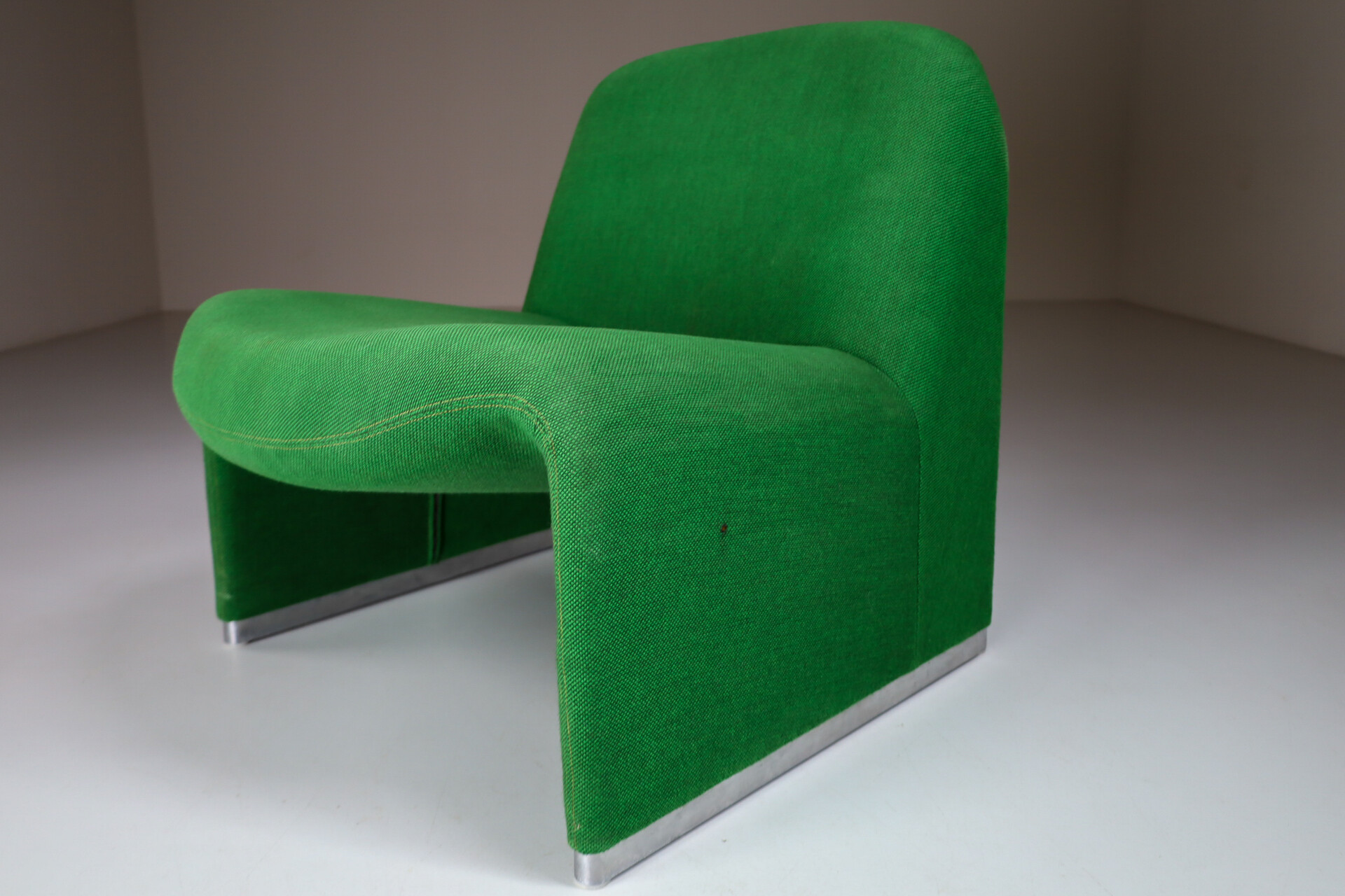 Modern Alky Chairs by Giancarlo Pirettie for Artifort and Castelli, Italy, circa 1970 Late-20th century