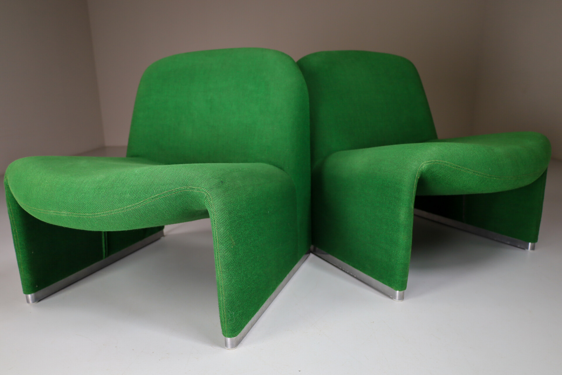 Modern Alky Chairs by Giancarlo Pirettie for Artifort and Castelli, Italy, circa 1970 Late-20th century
