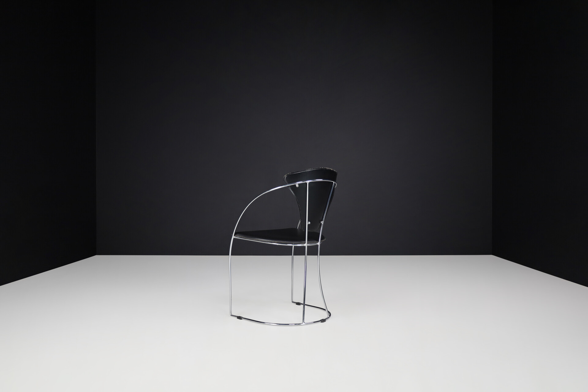 Modern Armchairs in black leather By Arrben, Italy 1980s Late-20th century