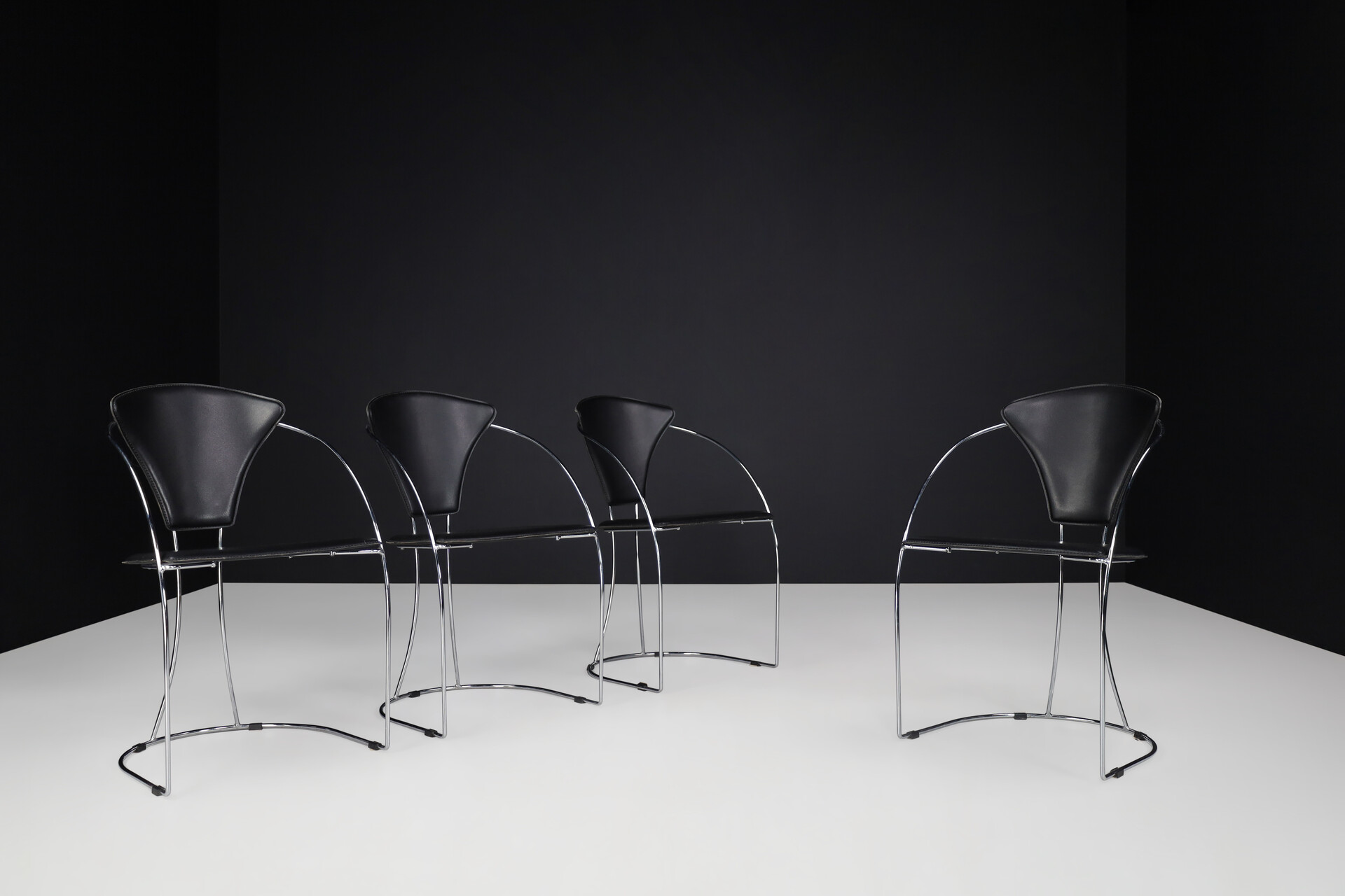 Modern Armchairs in black leather By Arrben, Italy 1980s Late-20th century
