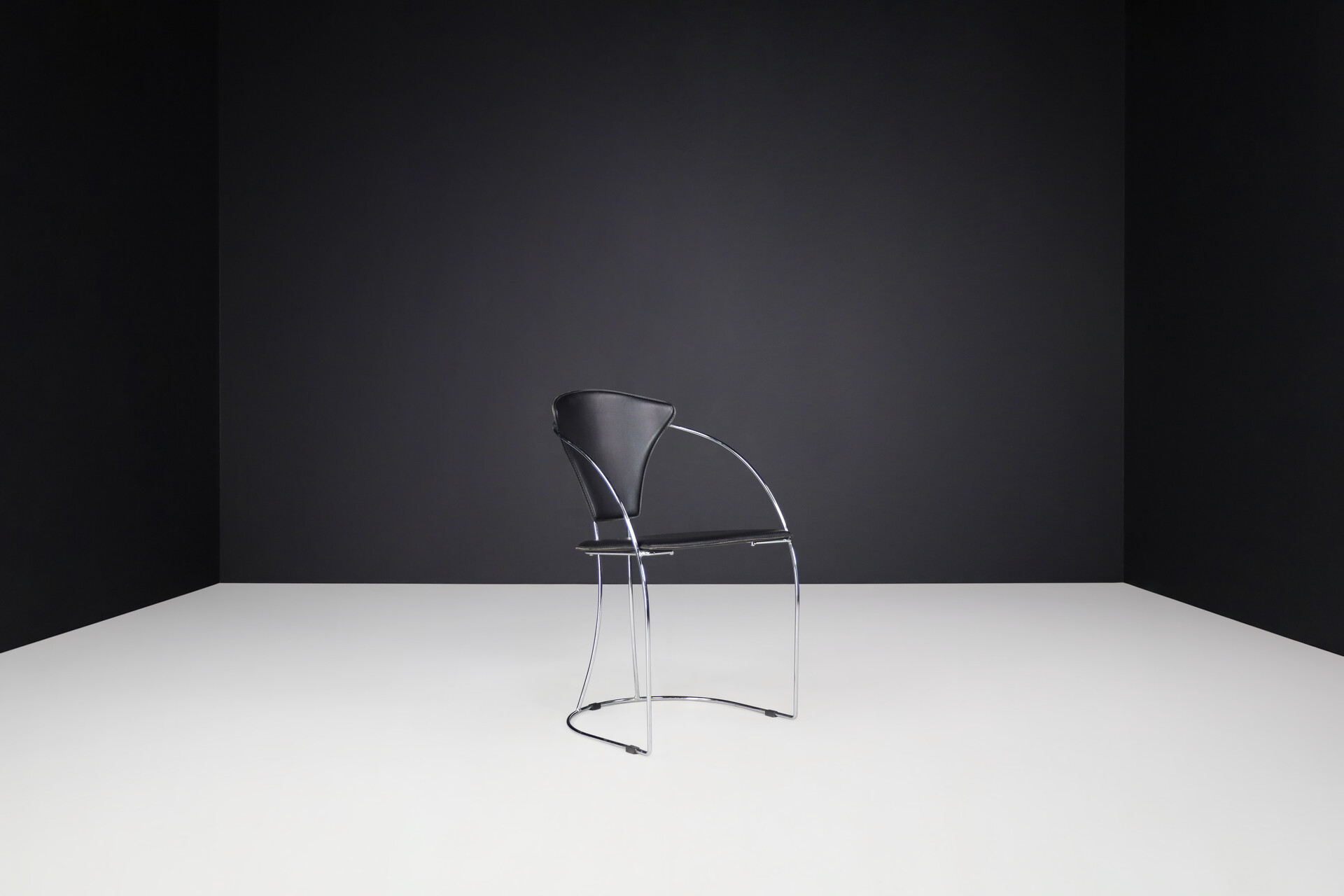 Modern Armchairs in black leather By Arrben, Italy 1980s Late-20th century