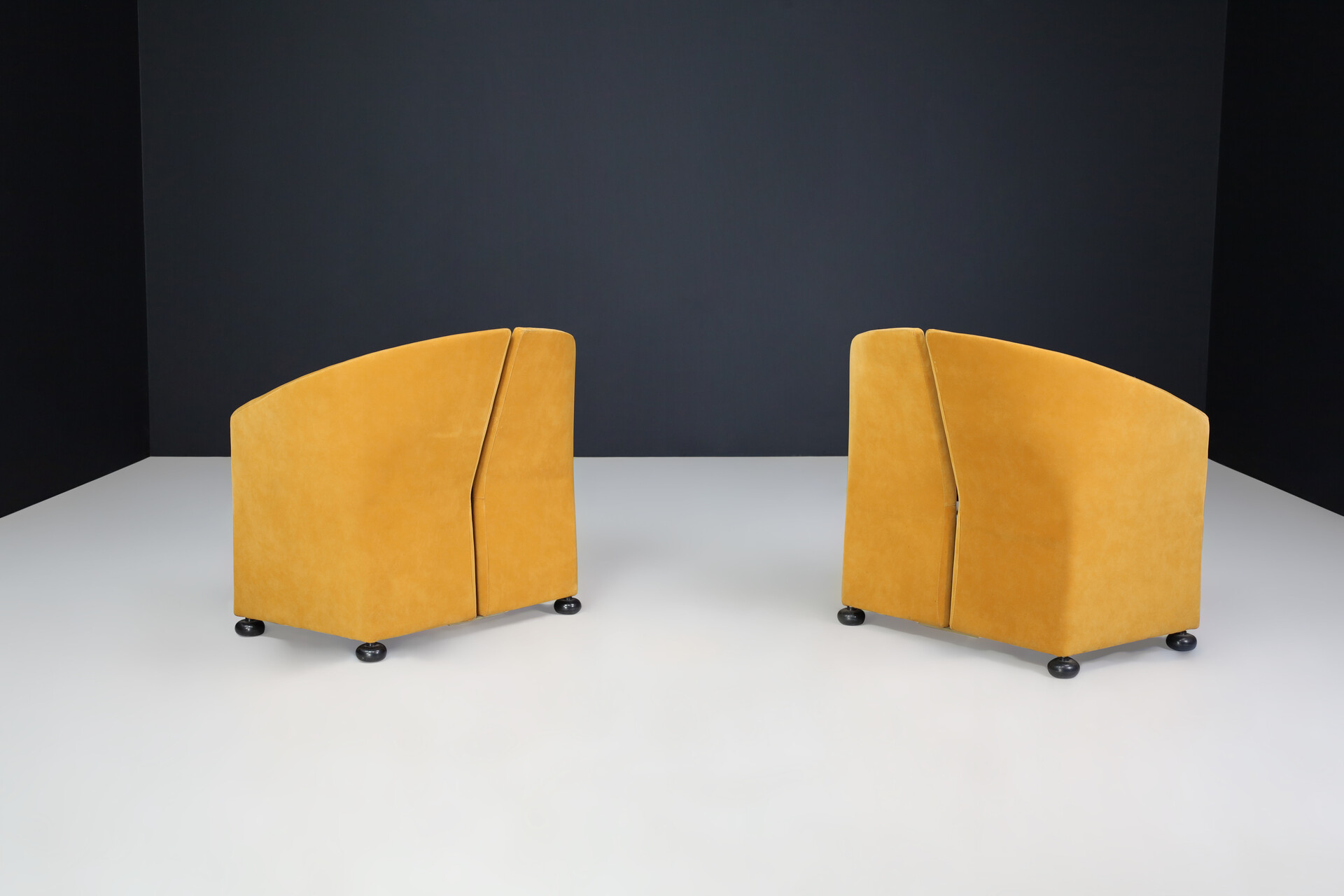 Modern Armchairs in original fabric by Saporiti , Italy 1970s Late-20th century