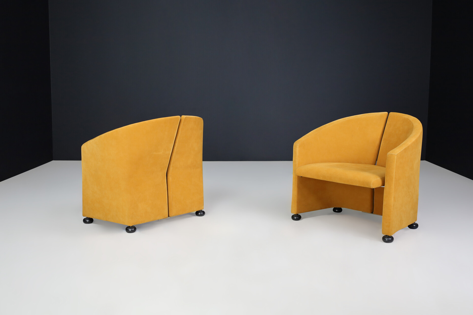 Modern Armchairs in original fabric by Saporiti , Italy 1970s Late-20th century