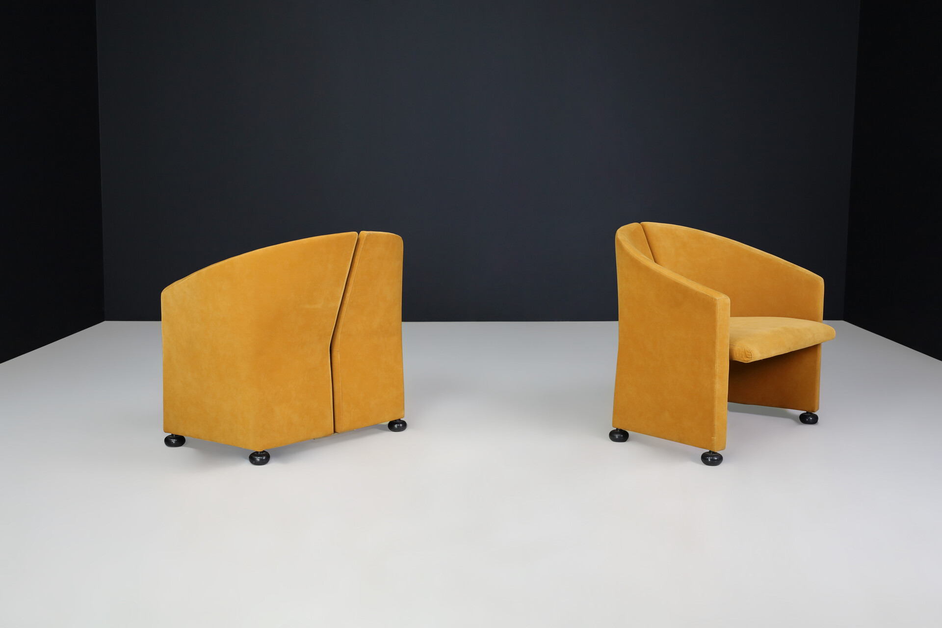 Modern Armchairs in original fabric by Saporiti , Italy 1970s Late-20th century