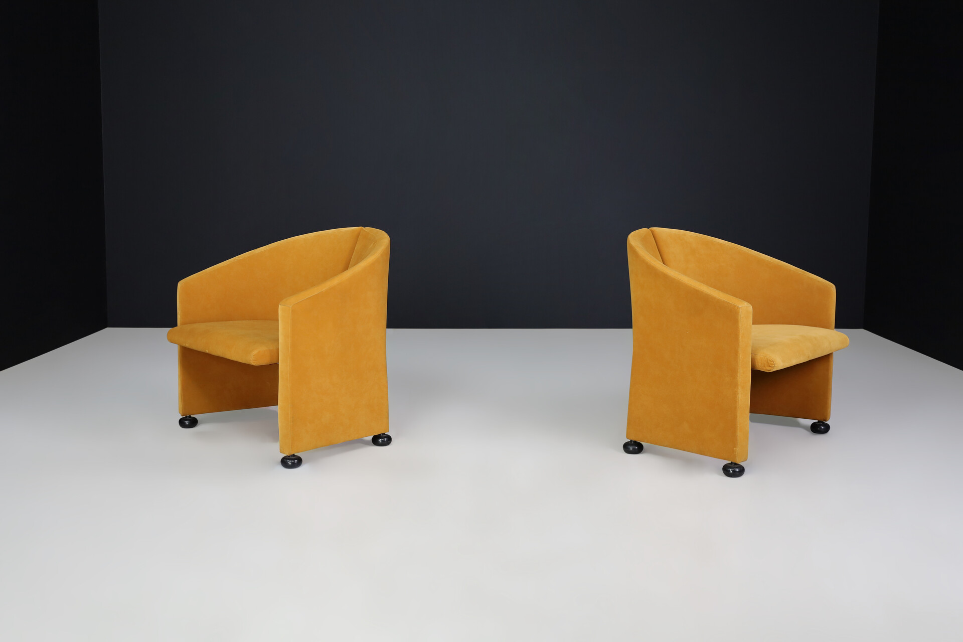 Modern Armchairs in original fabric by Saporiti , Italy 1970s Late-20th century
