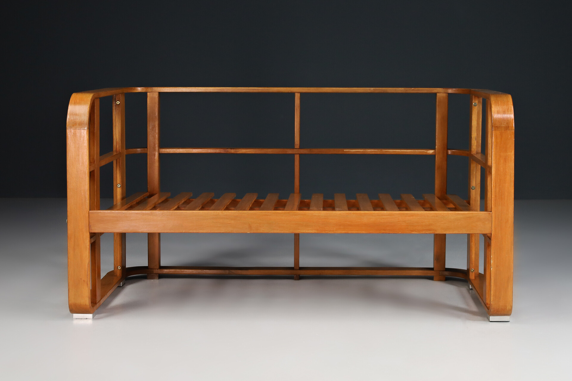 Modern Bentwood lounge sofa Italy 1980s Late-20th century