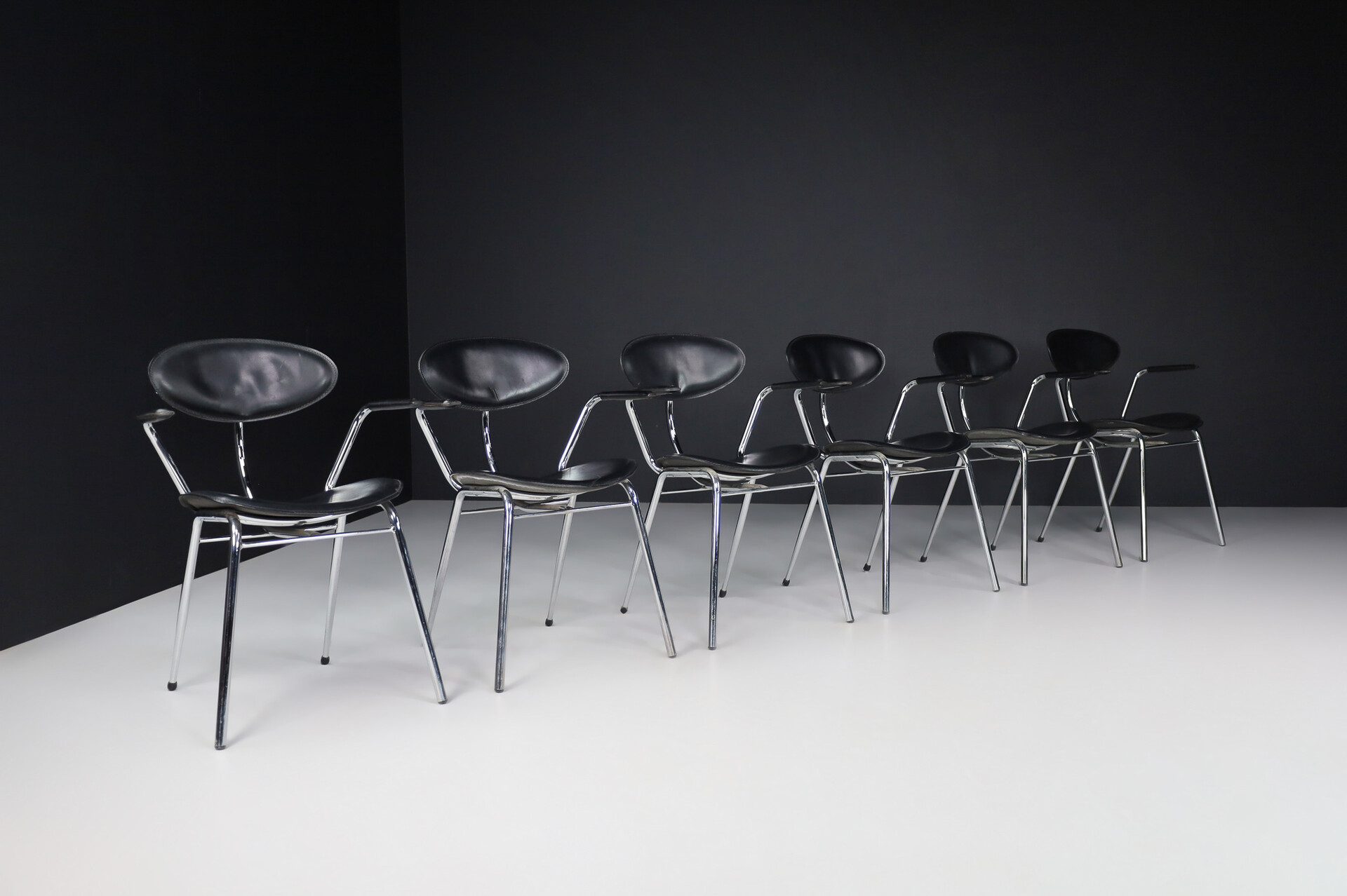 Modern Black leather Dining Chairs by Arrben, Italy, 1980s Late-20th century