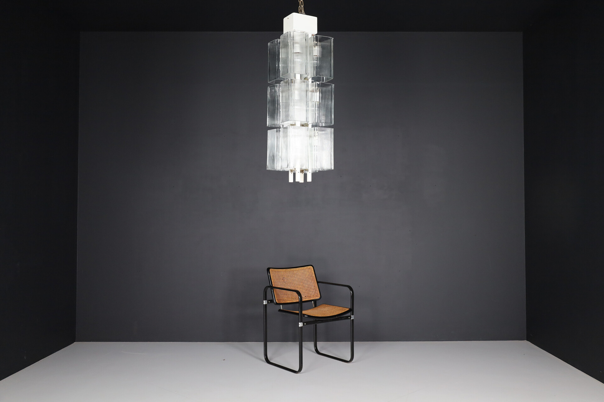 Modern Chandelier in white painted metal and glass, Germany in the 1970s. Late-20th century