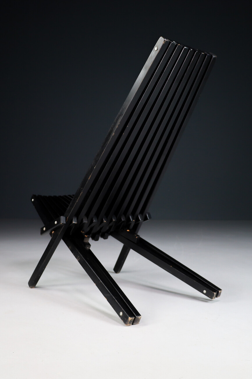 Modern Clamshell Design Slat Wood Folding Chair, Denmark 1980s Late-20th century