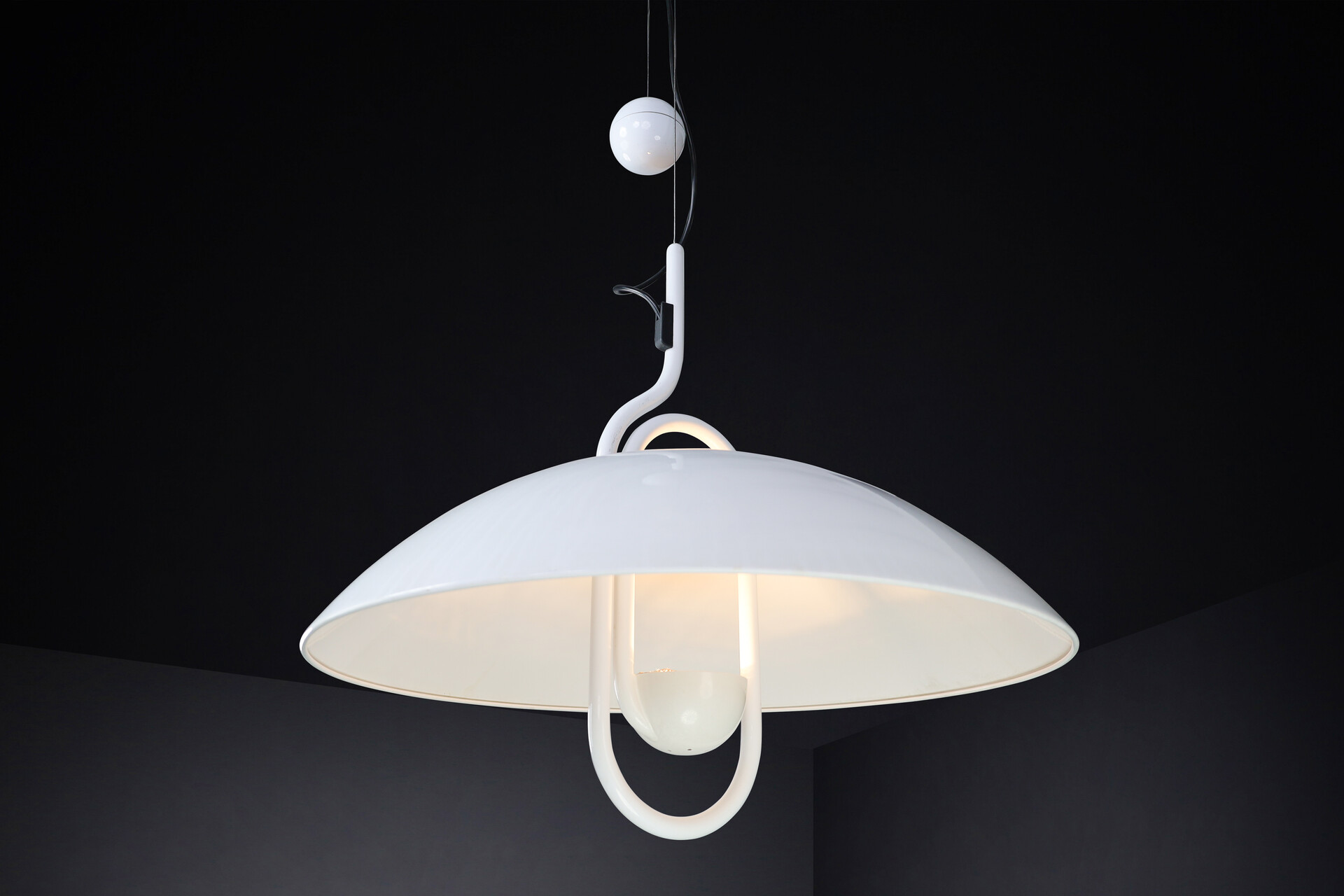 Modern Elio Martinelli for Martinelli Luce Moon Dome metal pendant lamp, 1980 Late-20th century