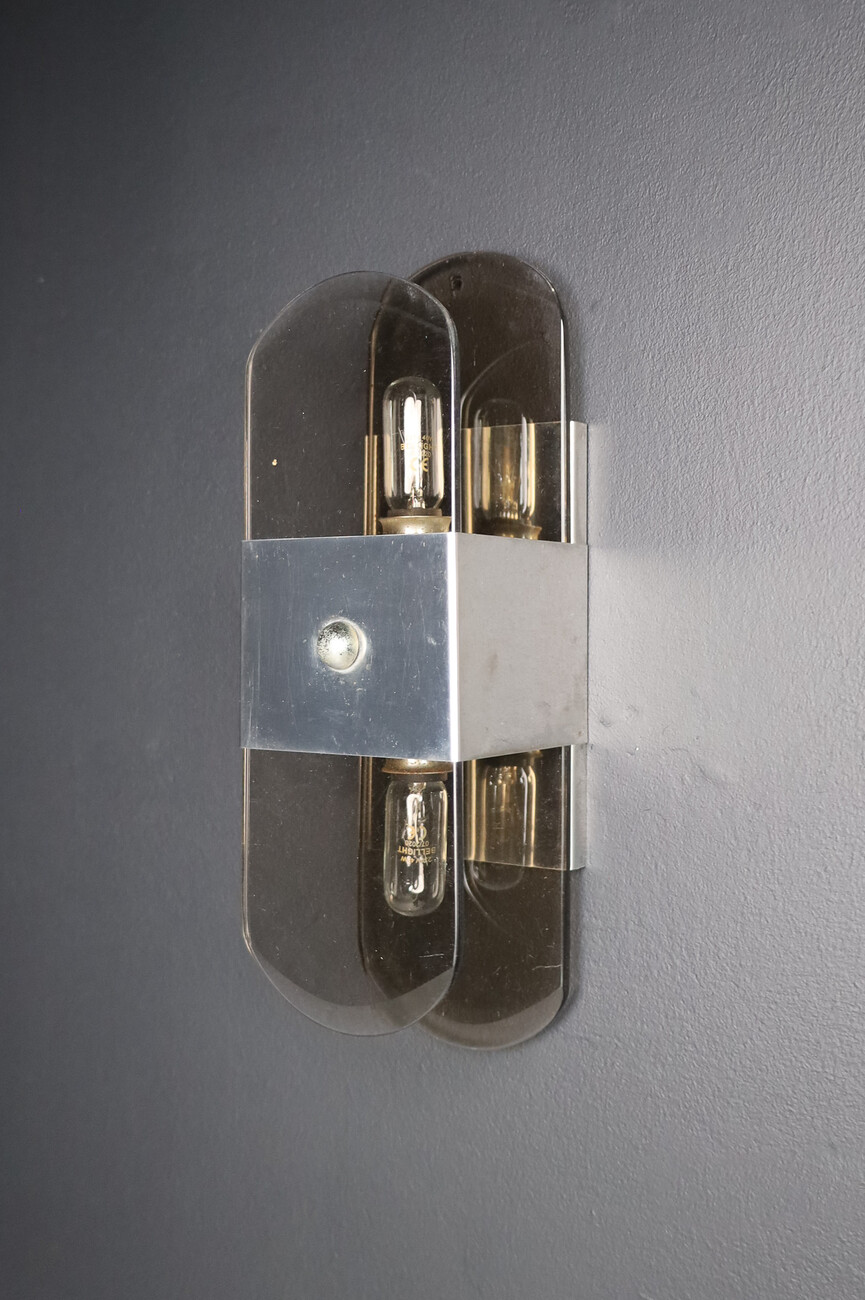 Modern Lucite and Chrome Wall Sconces, italy 1970s Late-20th century