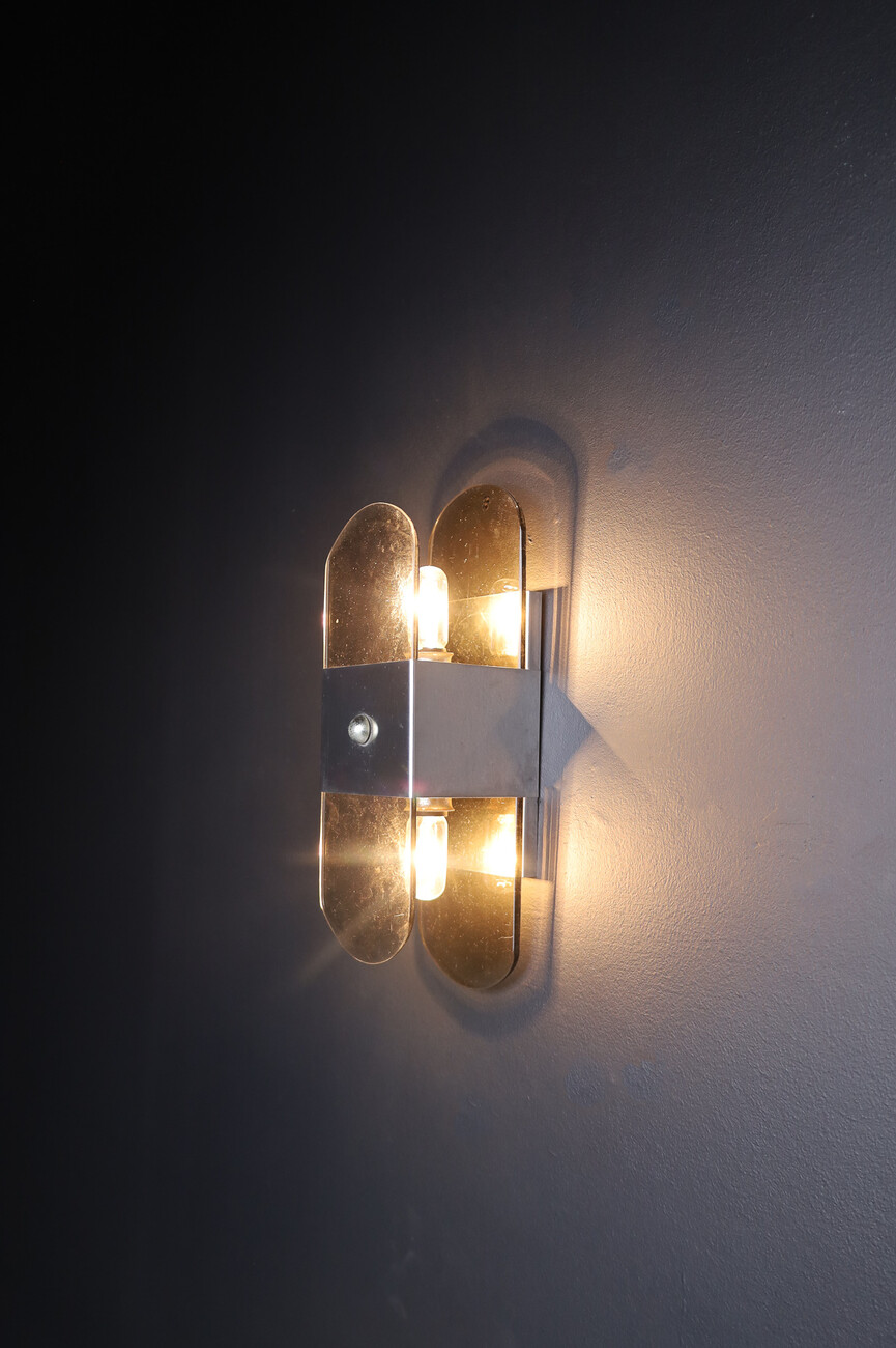 Modern Lucite and Chrome Wall Sconces, italy 1970s Late-20th century
