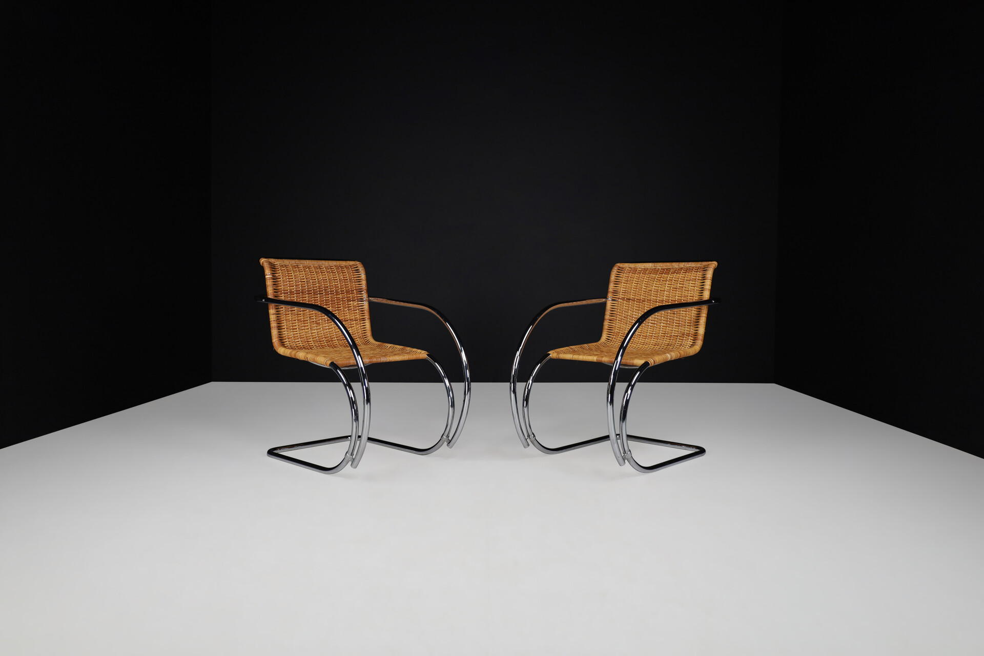 Modern Mies van der Rohe MR20 Chrome & Wicker Lounge Chairs, 1970s Late-20th century