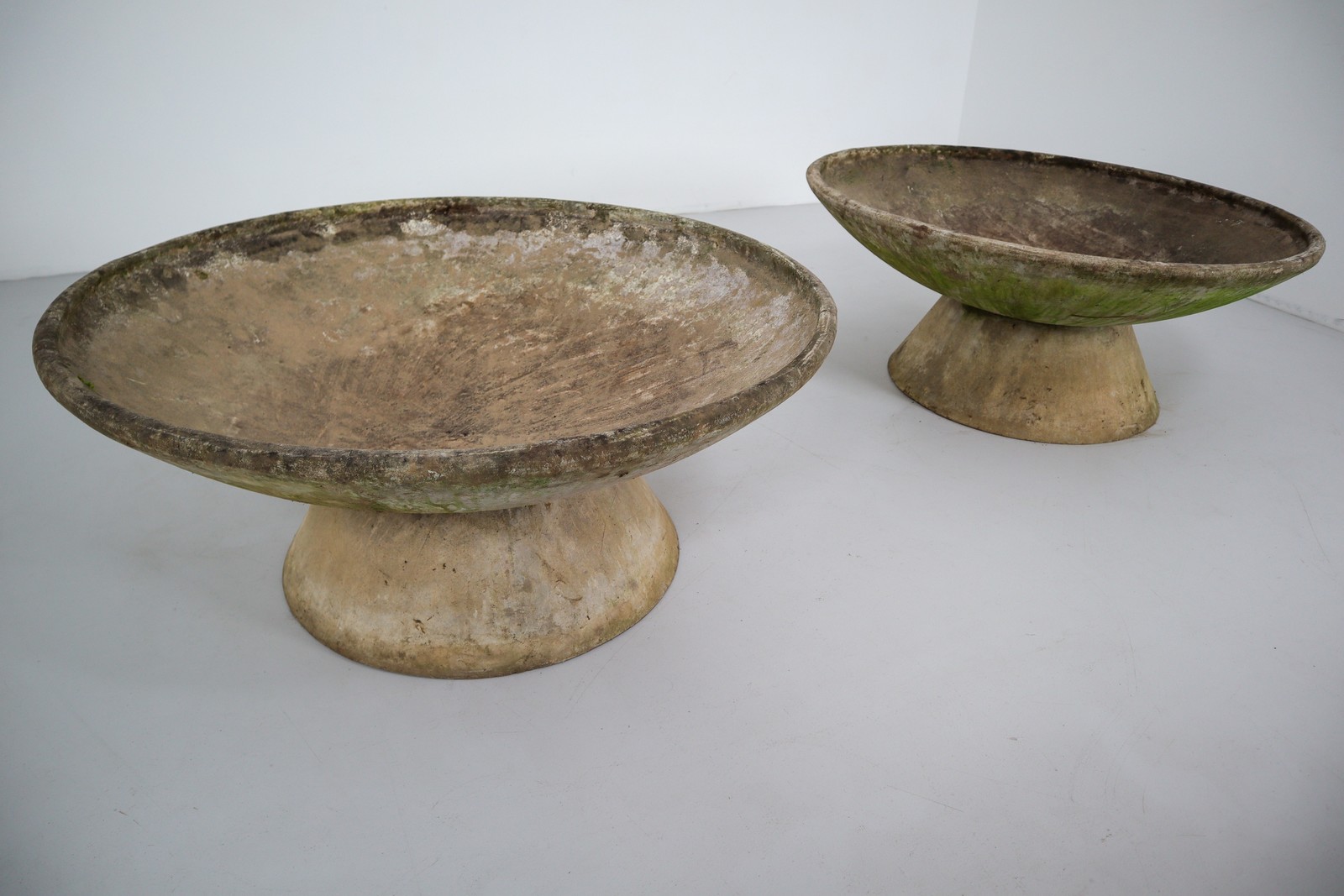 Modern Pair of Willy Guhl Vasque Planters xl size Mid-20th century