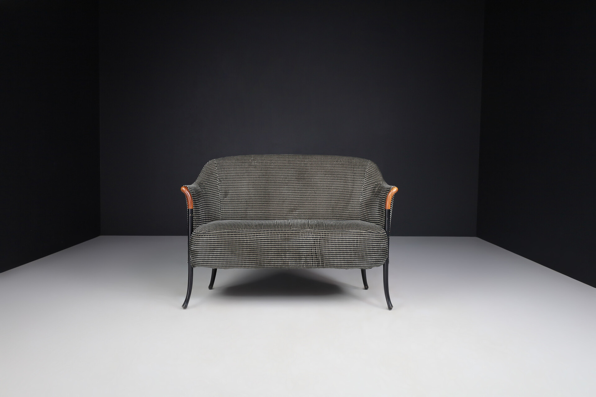 Modern Progetti bench - sofa by Umberto Asnago for Giorgetti in original fabric Italy 1980s Late-20th century