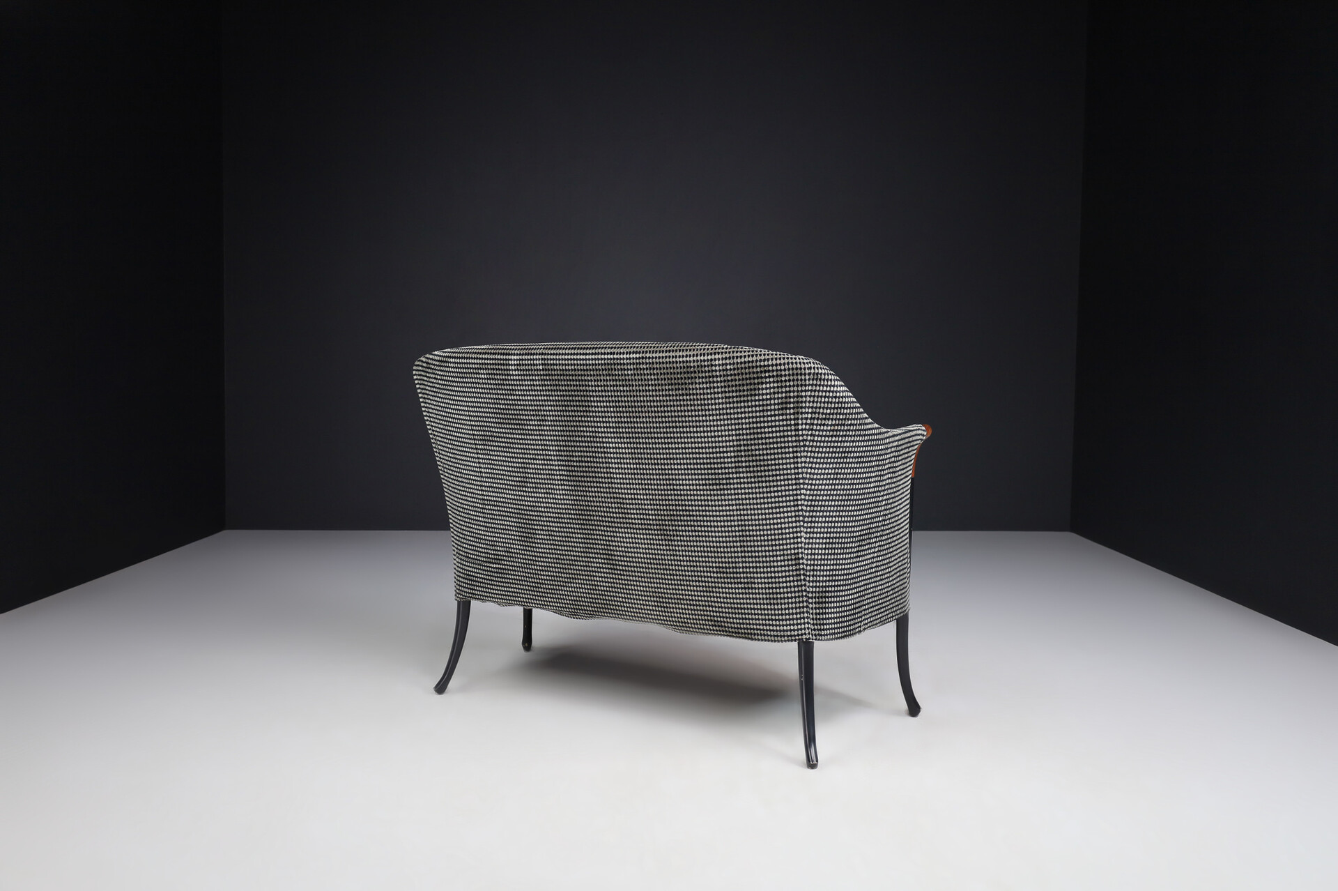 Modern Progetti bench - sofa by Umberto Asnago for Giorgetti in original fabric Italy 1980s Late-20th century