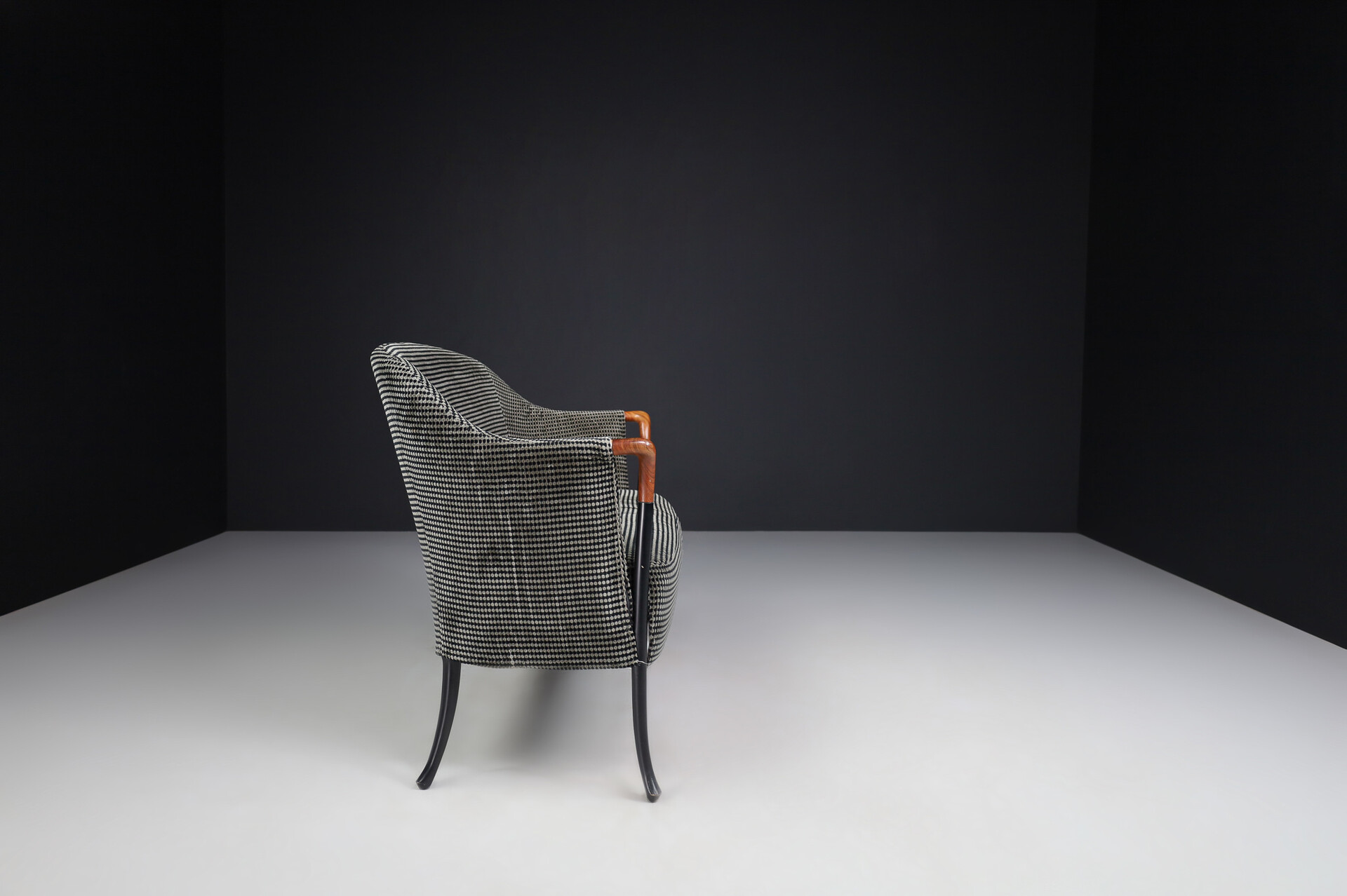 Modern Progetti bench - sofa by Umberto Asnago for Giorgetti in original fabric Italy 1980s Late-20th century