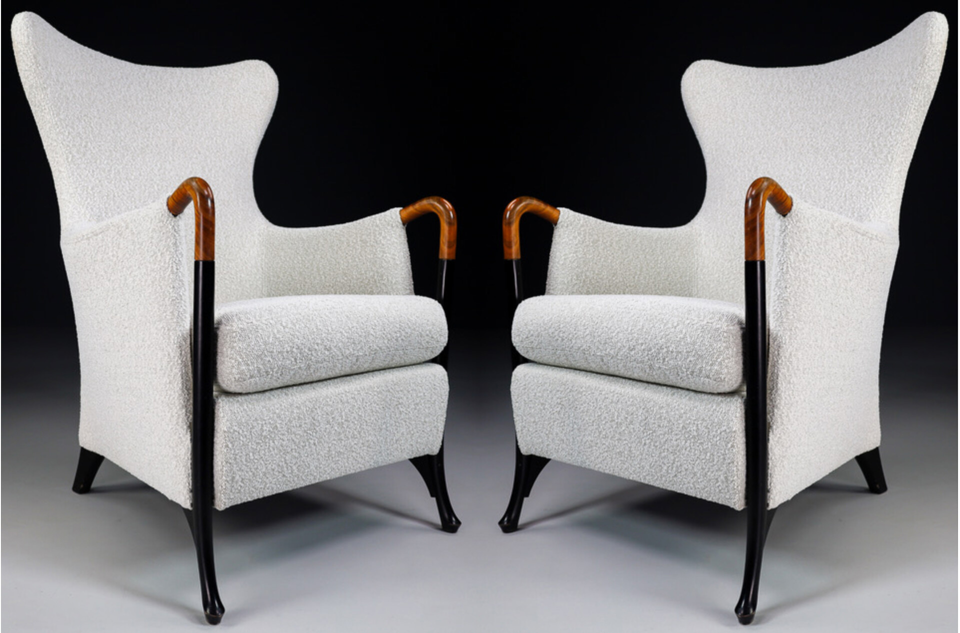 Modern Progetti wing chair armchairs by Umberto Asnago for Giorgetti in New Bouclé Wool Fabric Italy 1980s Late-20th century