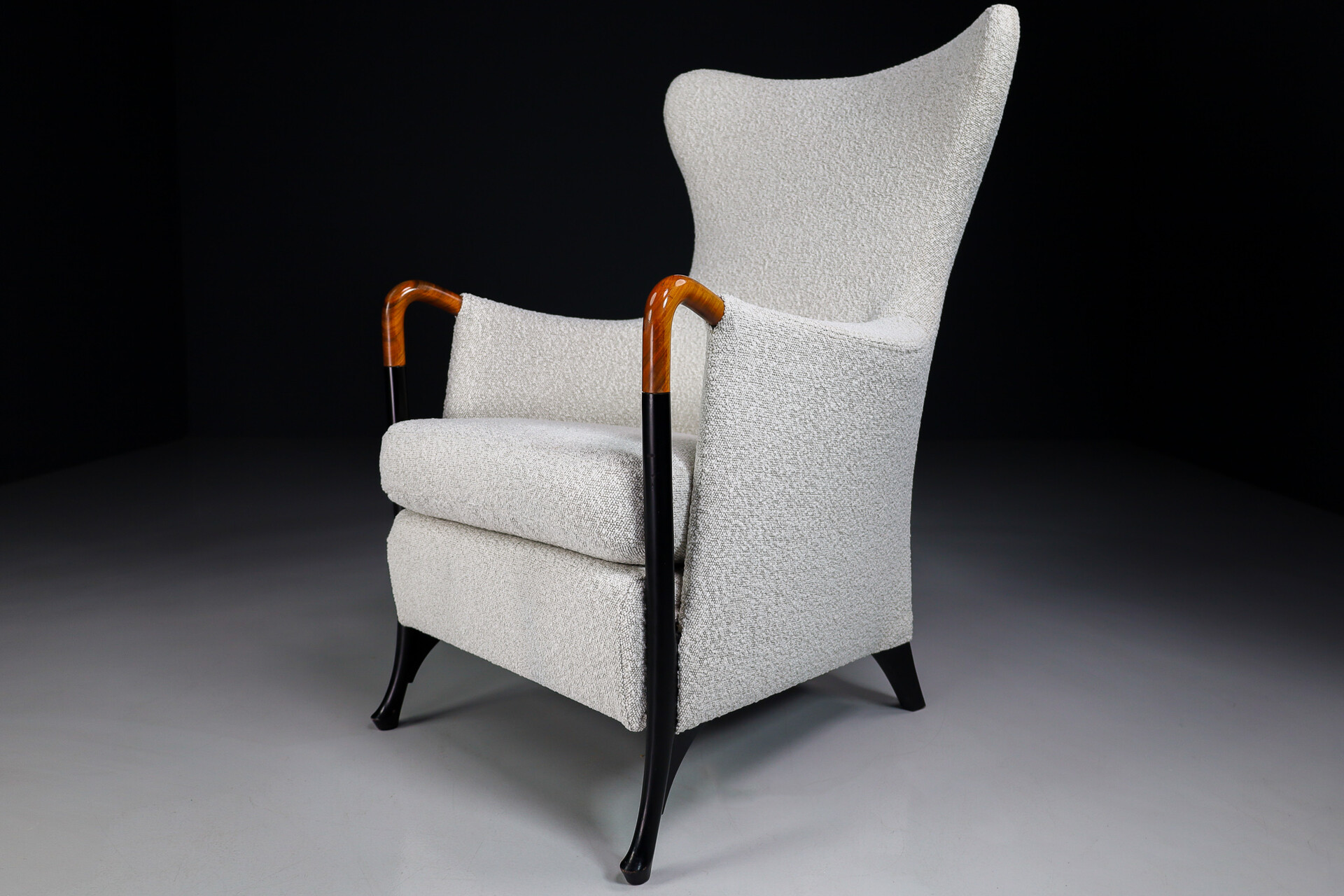 Modern Progetti wing chair armchairs by Umberto Asnago for Giorgetti in New Bouclé Wool Fabric Italy 1980s Late-20th century