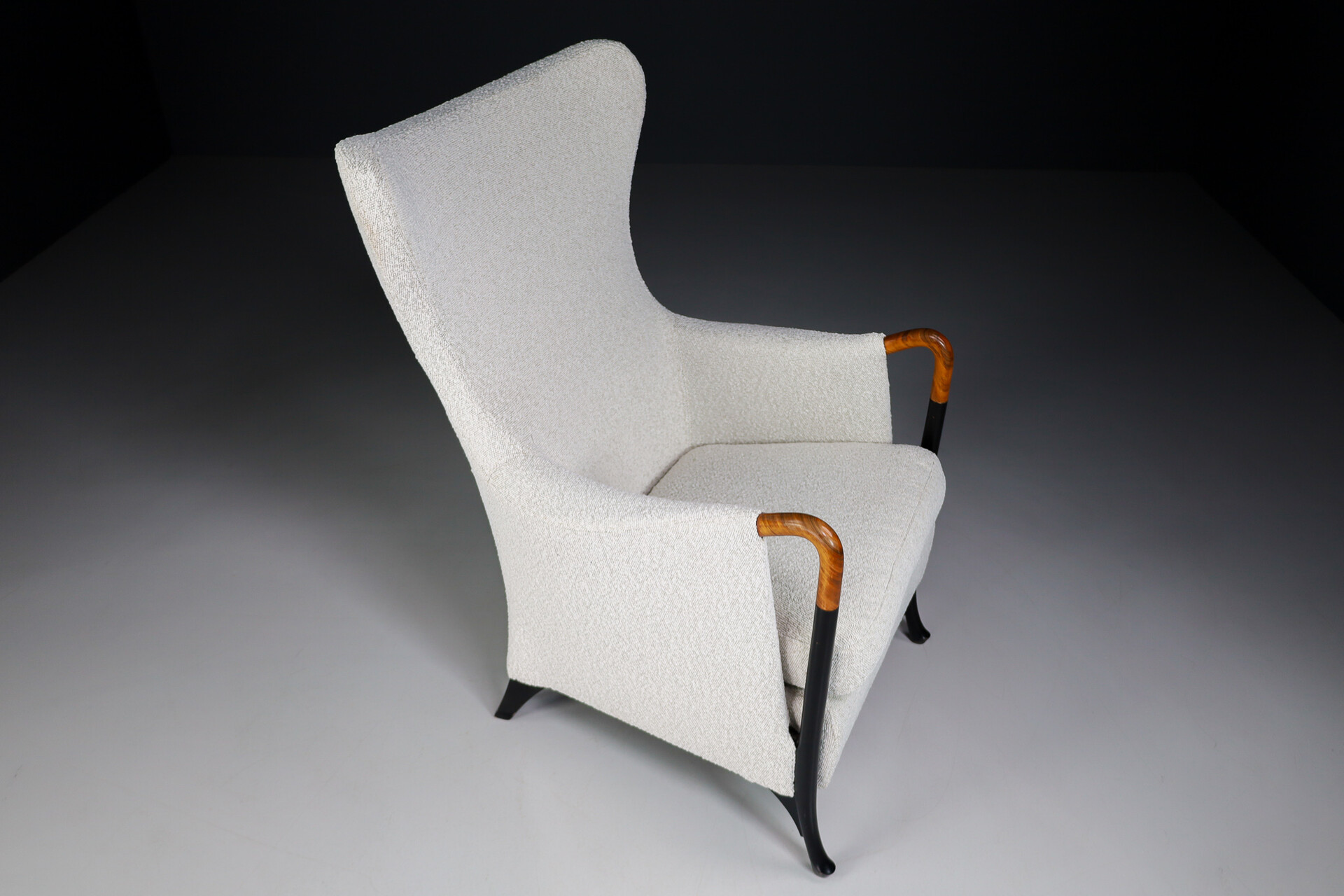 Modern Progetti wing chair armchairs by Umberto Asnago for Giorgetti in New Bouclé Wool Fabric Italy 1980s Late-20th century
