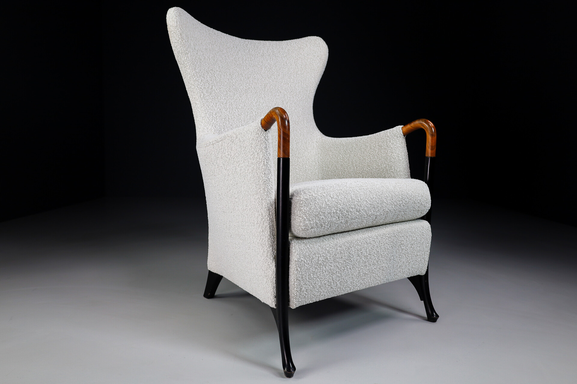 Modern Progetti wing chair armchairs by Umberto Asnago for Giorgetti in New Bouclé Wool Fabric Italy 1980s Late-20th century
