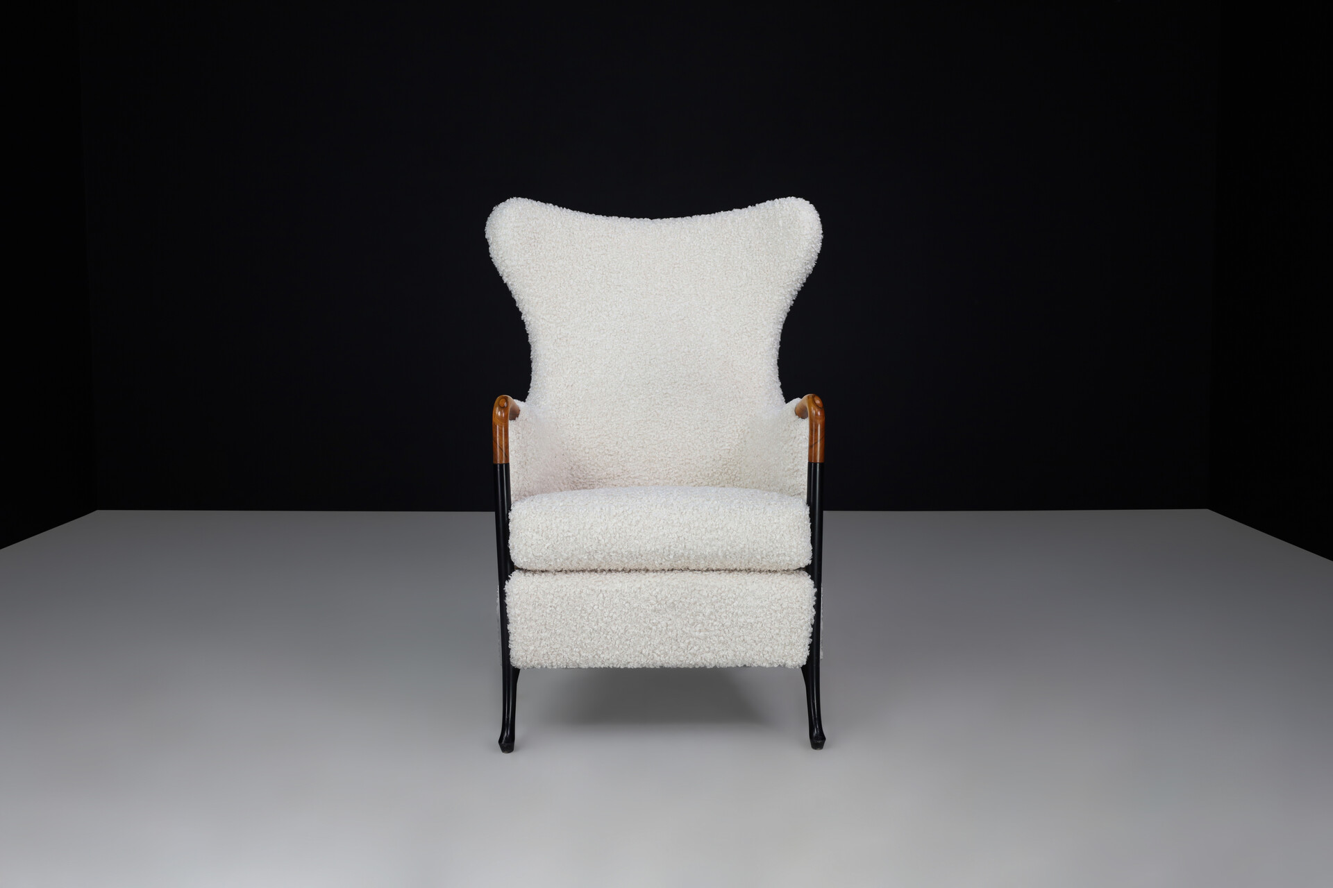 Modern Umberto AsnagoWingback Chairs for Giorgetti-Progetti Italy 1980s Late-20th century