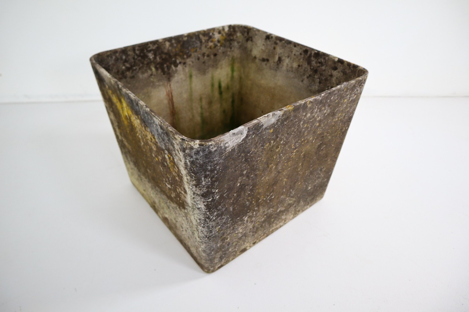 Modern Willy Guhl Planter Mid-20th century