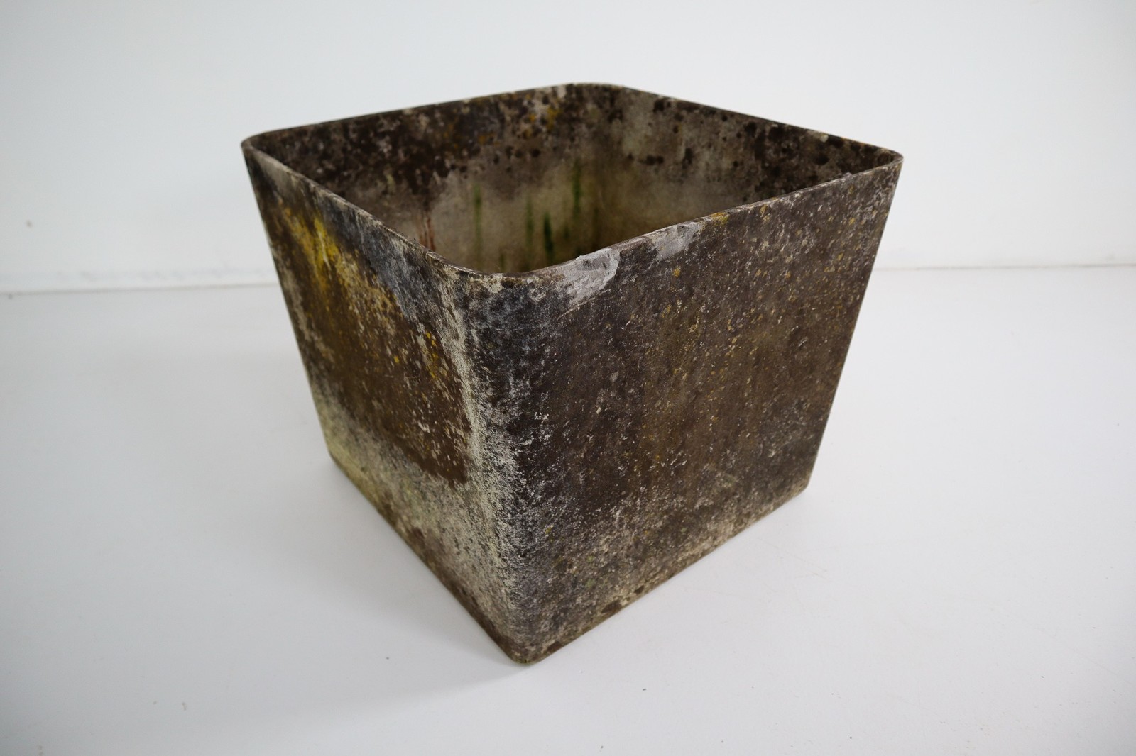 Modern Willy Guhl Planter Mid-20th century