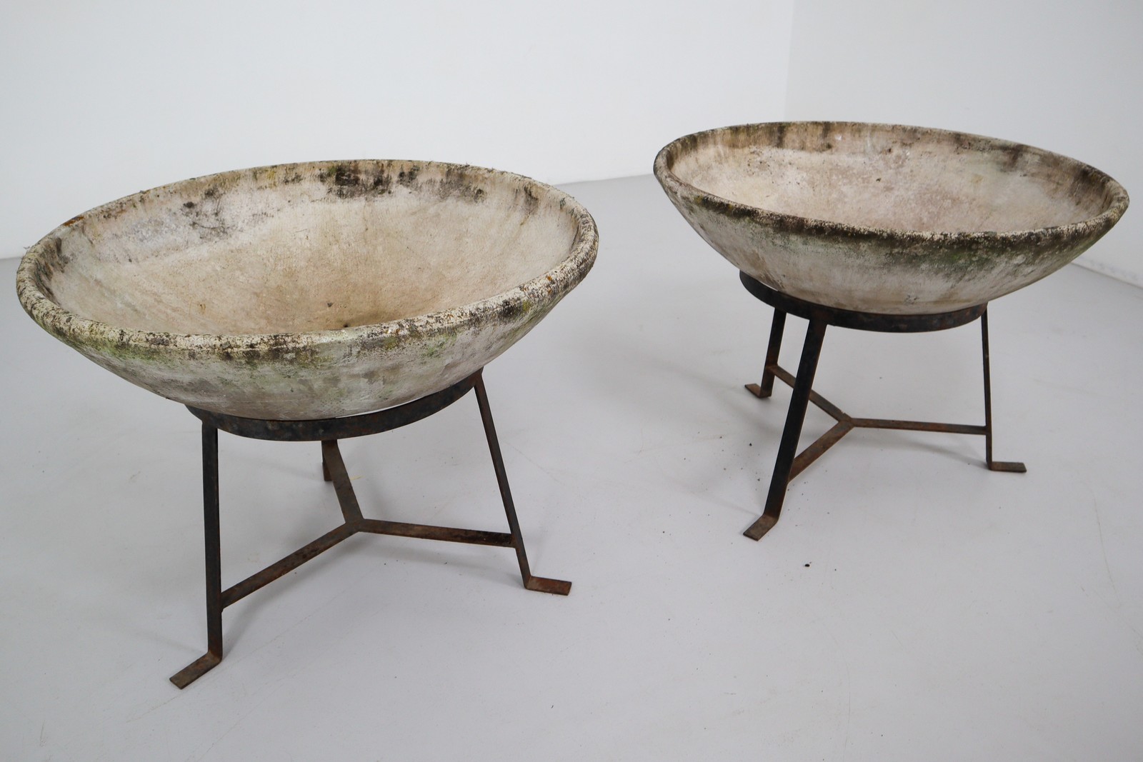 Modern WILLY GUHL PLANTERS ON METAL BASE Mid-20th century