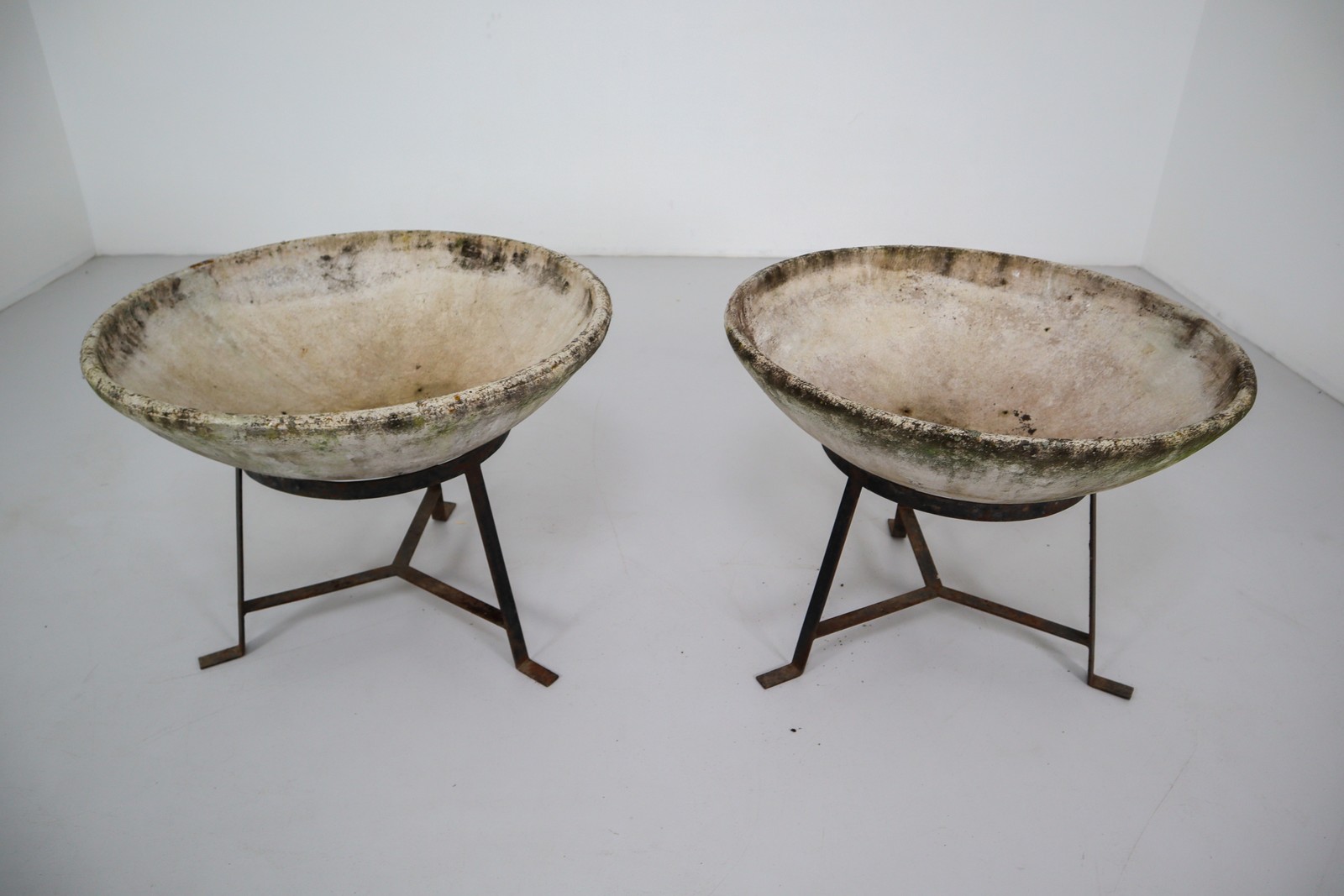 Modern WILLY GUHL PLANTERS ON METAL BASE Mid-20th century