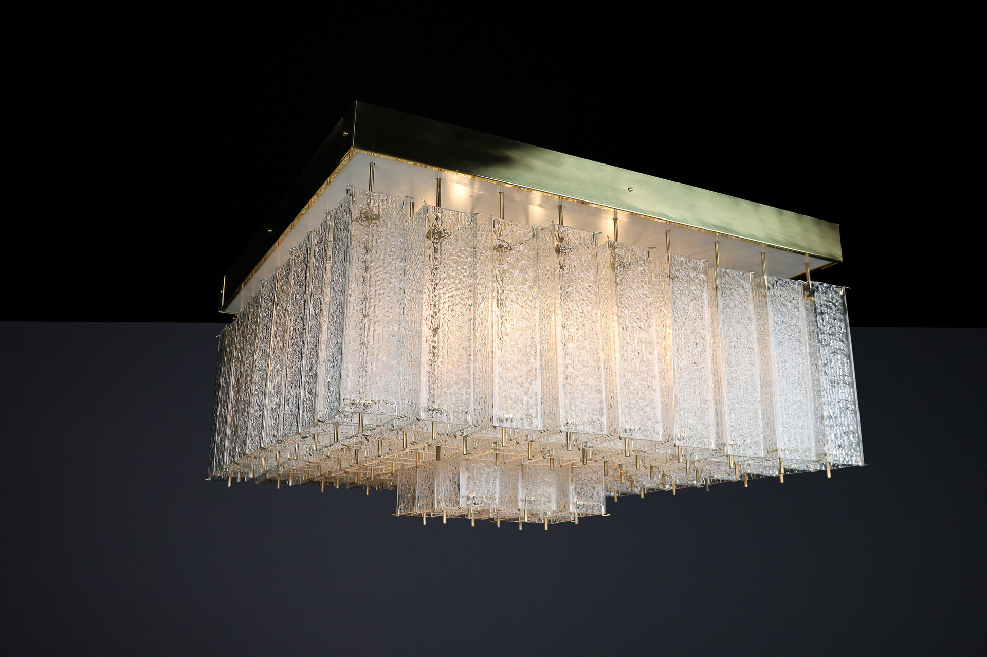 Monumental 1960s Bohemian Flush Mount Chandelier in Textured Glass and Brass. CZ 1960 Mid-20th century
