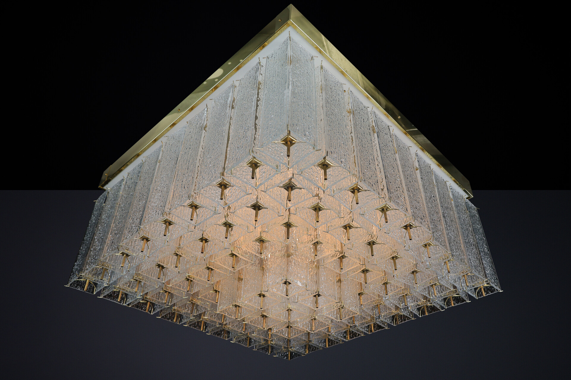 Monumental 1960s Bohemian Flush Mount Chandelier in Textured Glass and Brass. CZ 1960 Mid-20th century