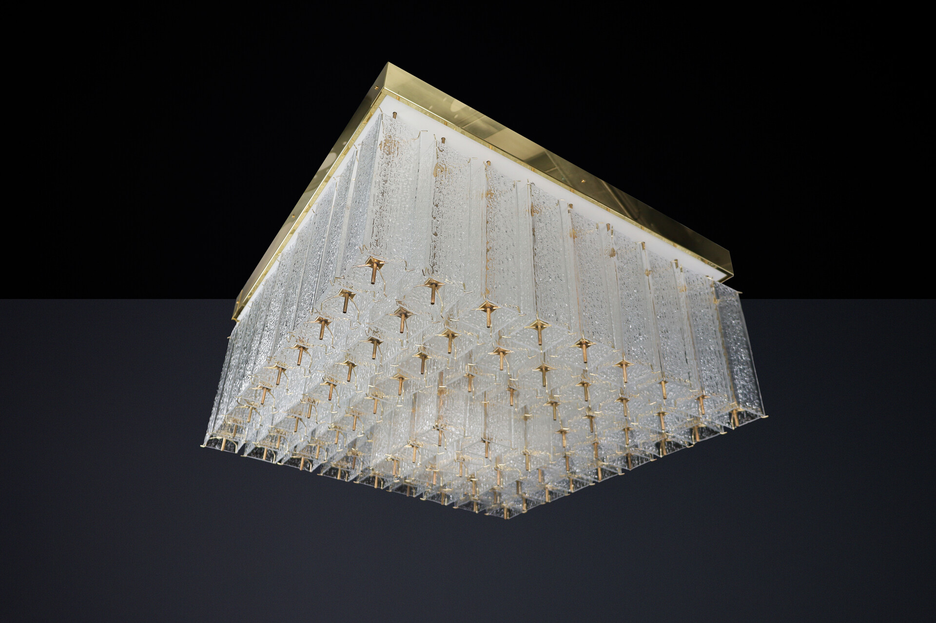 Monumental 1960s Bohemian Flush Mount Chandelier in Textured Glass and Brass. CZ 1960 Mid-20th century