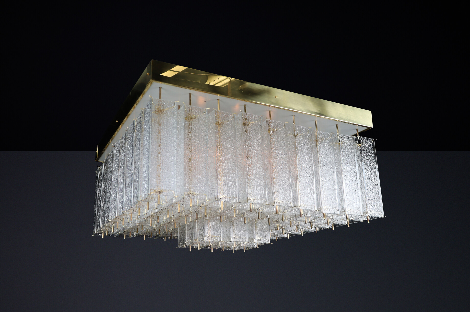 Monumental 1960s Bohemian Flush Mount Chandelier in Textured Glass and Brass. CZ 1960 Mid-20th century