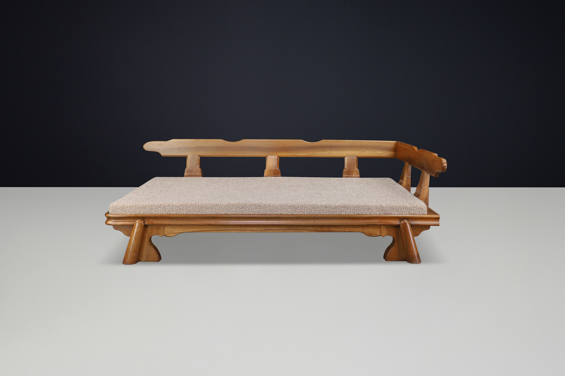 Monumental French Brutalist Walnut Daybed, Sculptural with Bouclé Upholstery. Mid-20th century