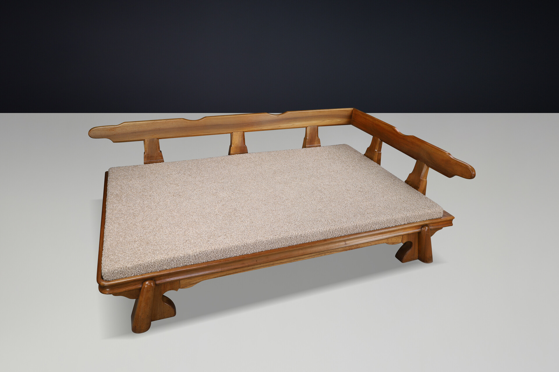 Monumental French Brutalist Walnut Daybed, Sculptural with Bouclé Upholstery. Mid-20th century