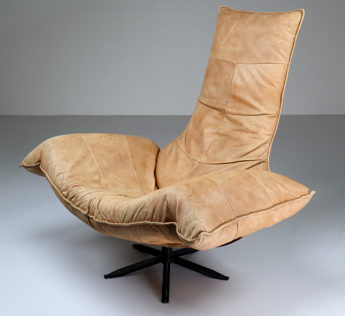 Monumental Leather Lounge Chair by Gerard van den Berg , The Netherlands 1970s Mid-20th century